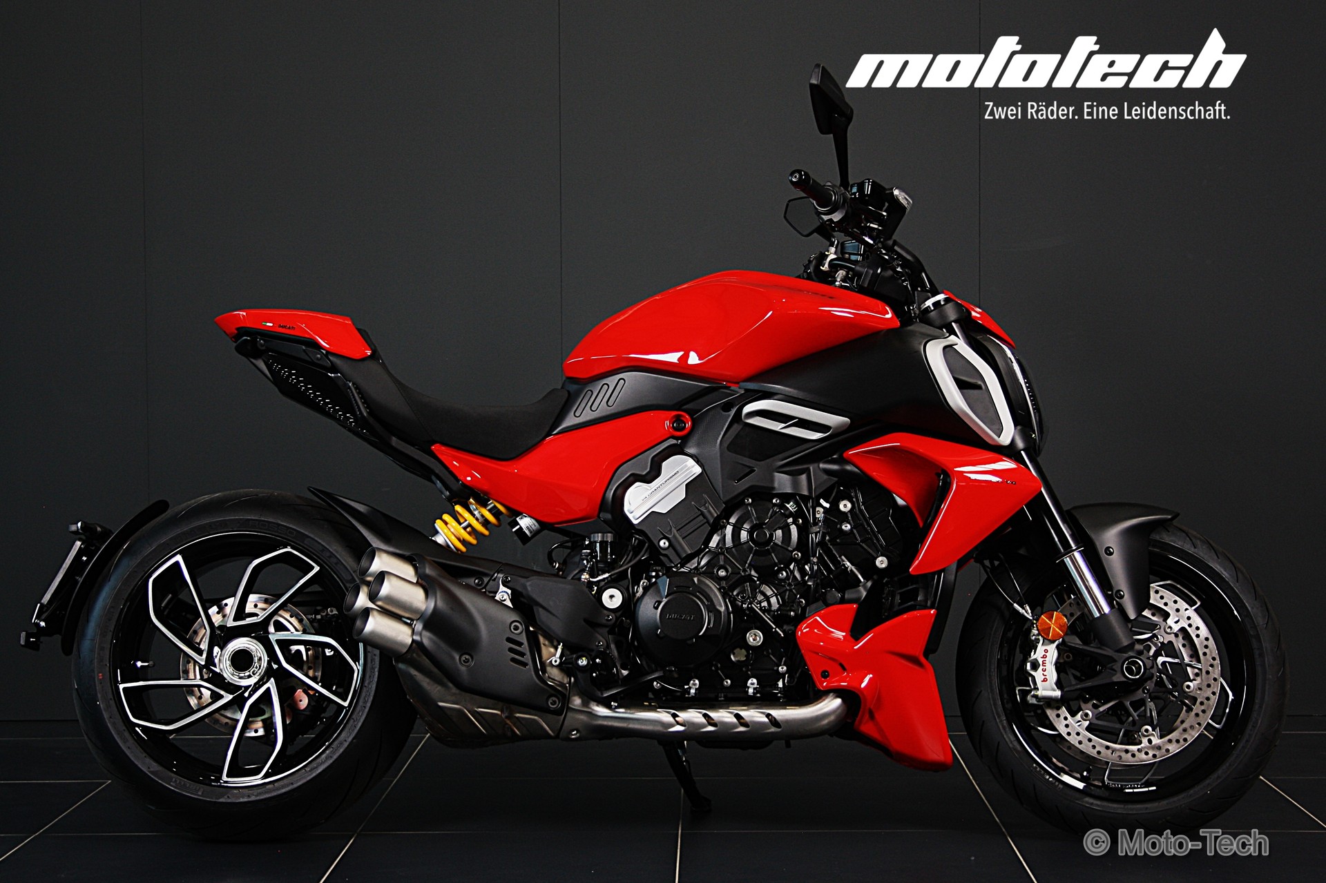 DUCATI Diavel V4 / 4 JAHRE GARANTIE-showroom-element-2