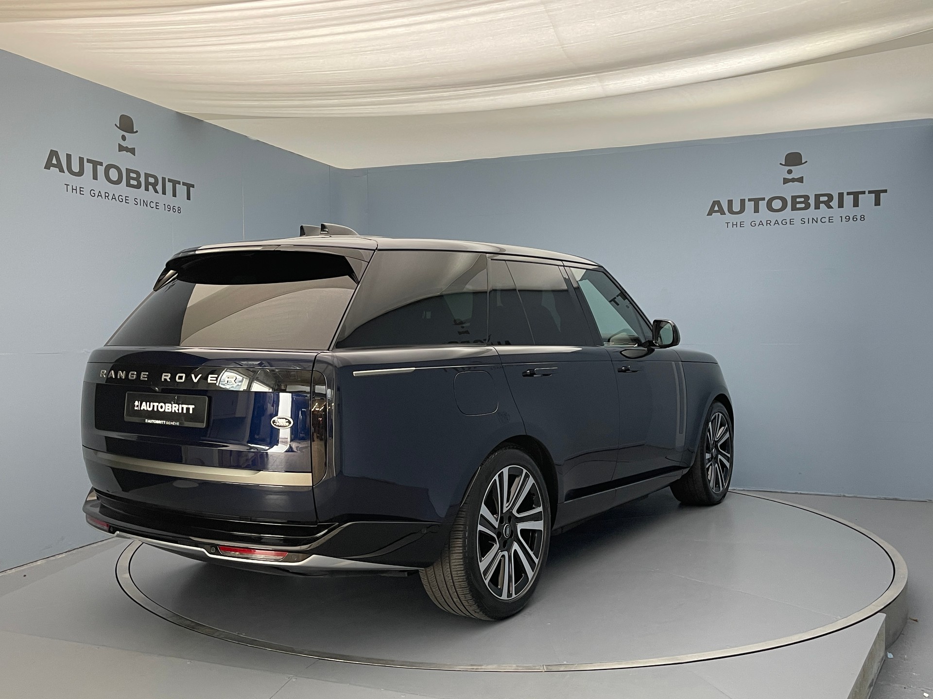 LAND ROVER Range Rover 3.0 Si6 P440e SE-image-3
