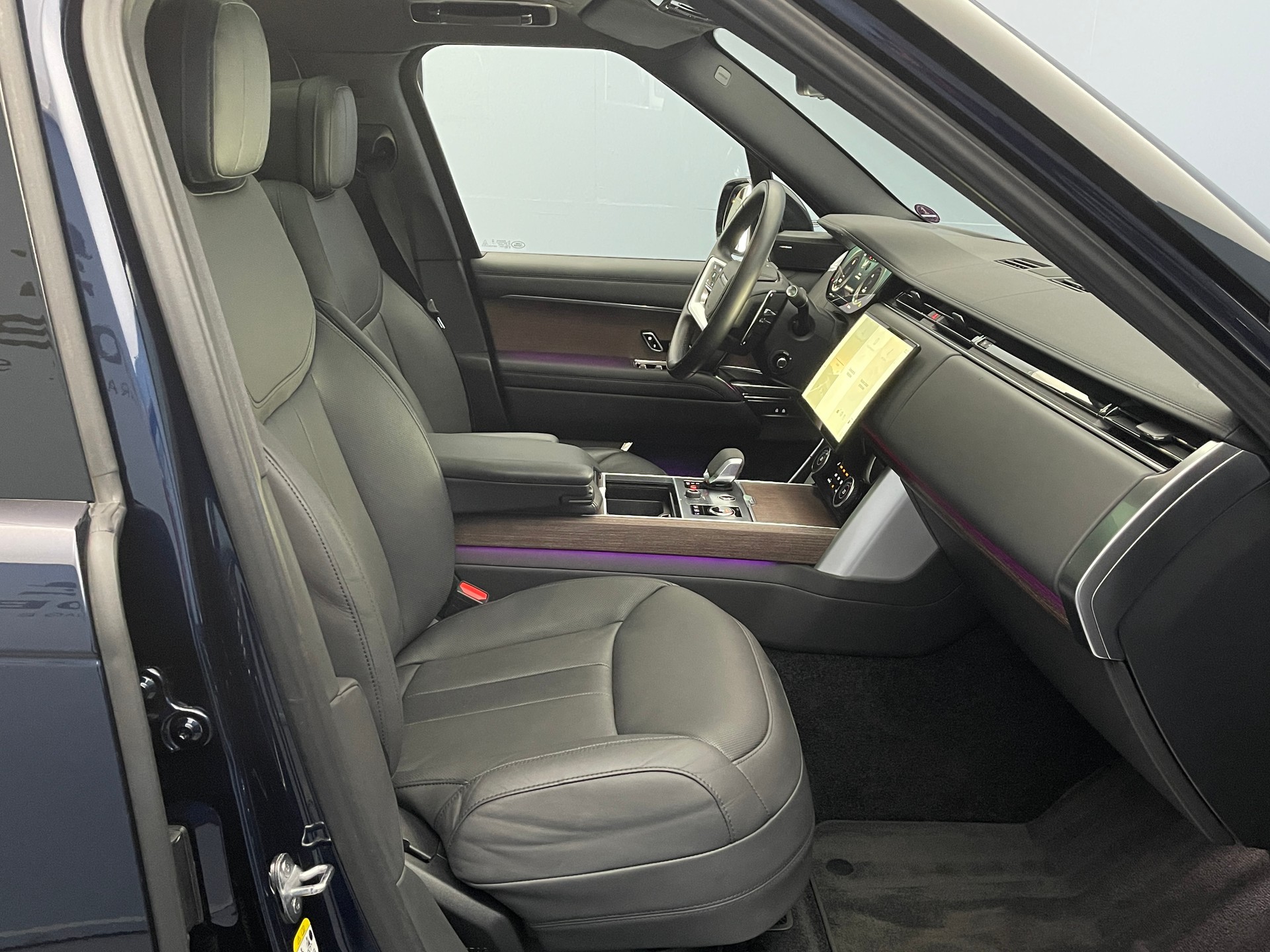 LAND ROVER Range Rover 3.0 Si6 P440e SE-image-8