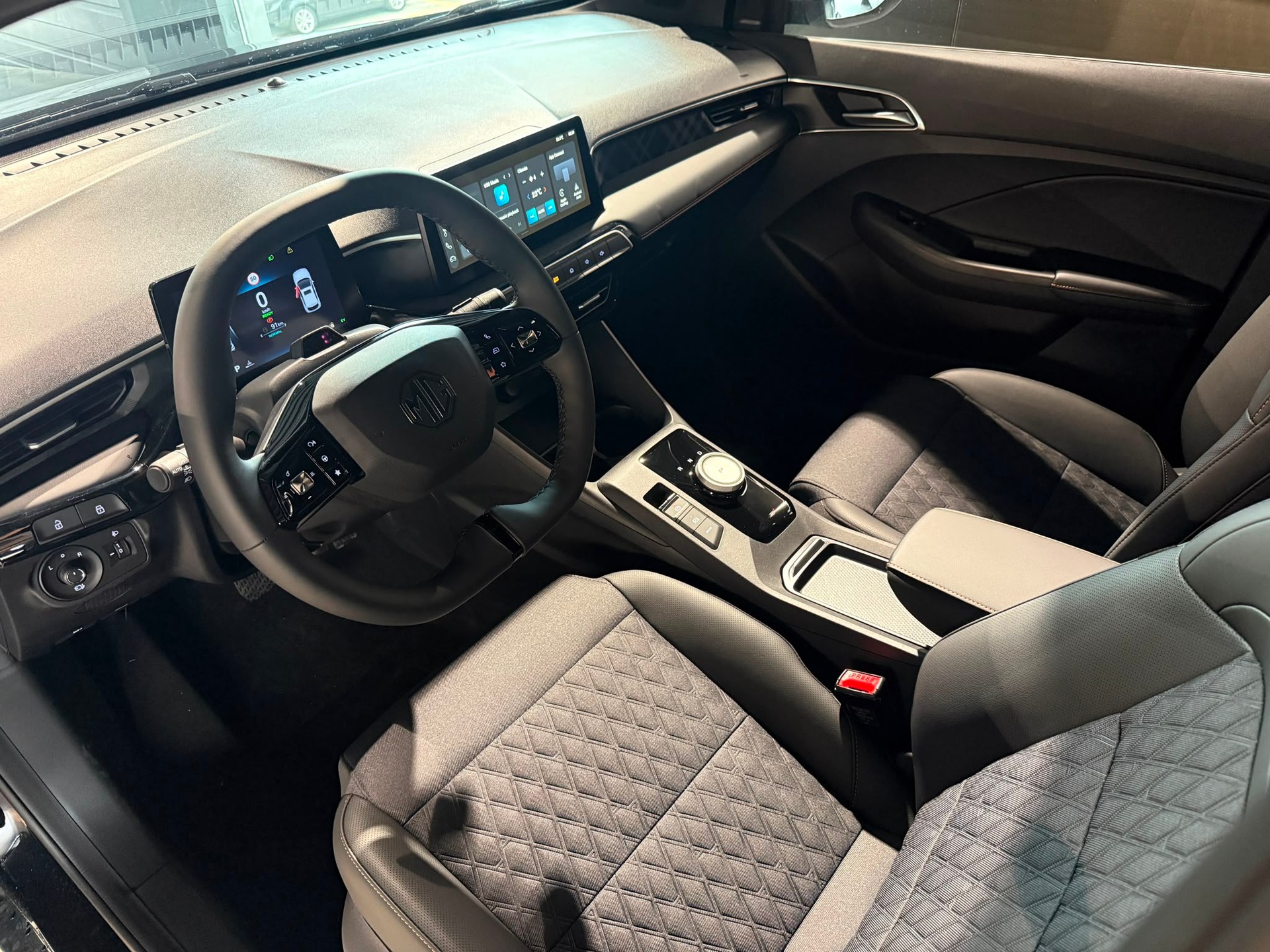 MG 3 1.5 Hybrid Luxury Aut.-image-10