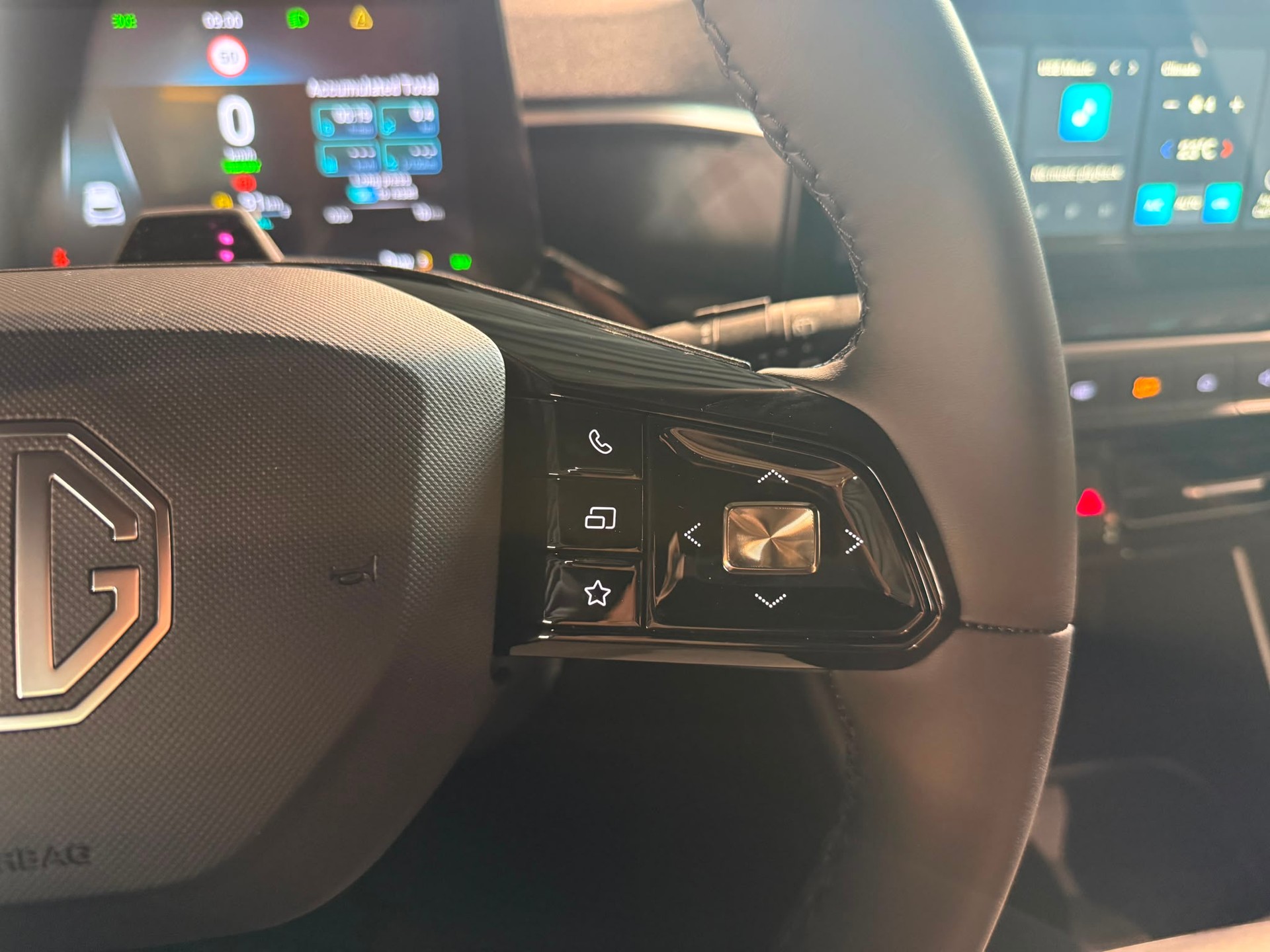 MG 3 1.5 Hybrid Luxury Aut.-image-16
