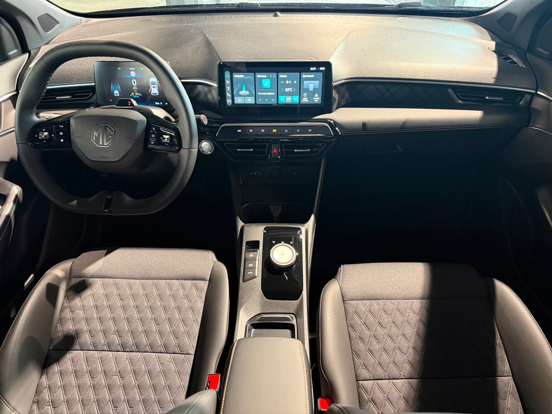 MG 3 1.5 Hybrid Luxury Aut.-image-12