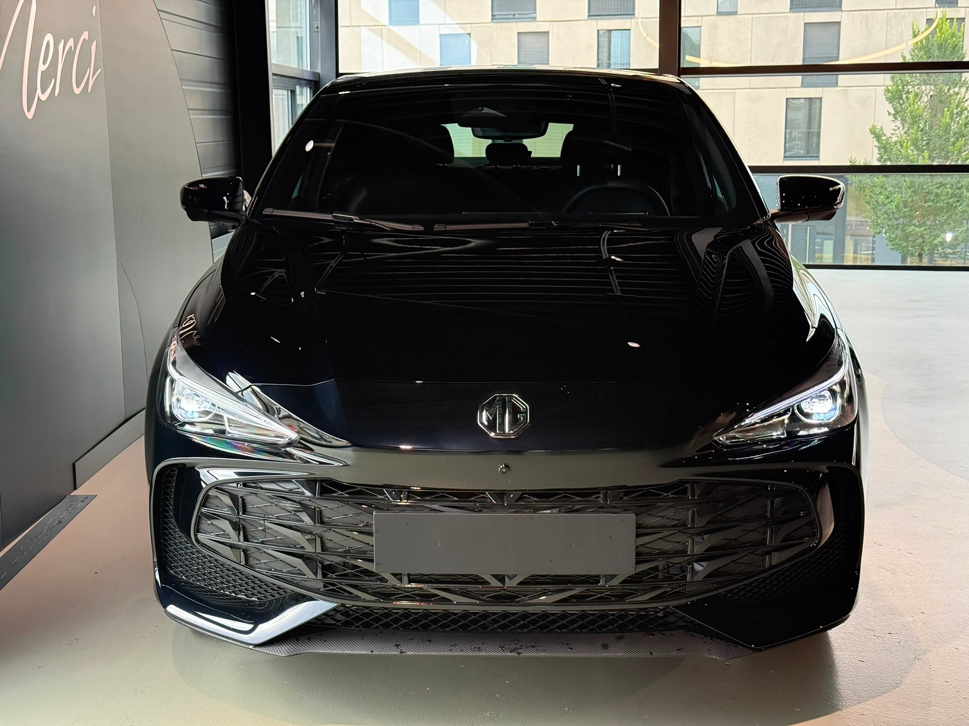 MG 3 1.5 Hybrid Luxury Aut.-image-2