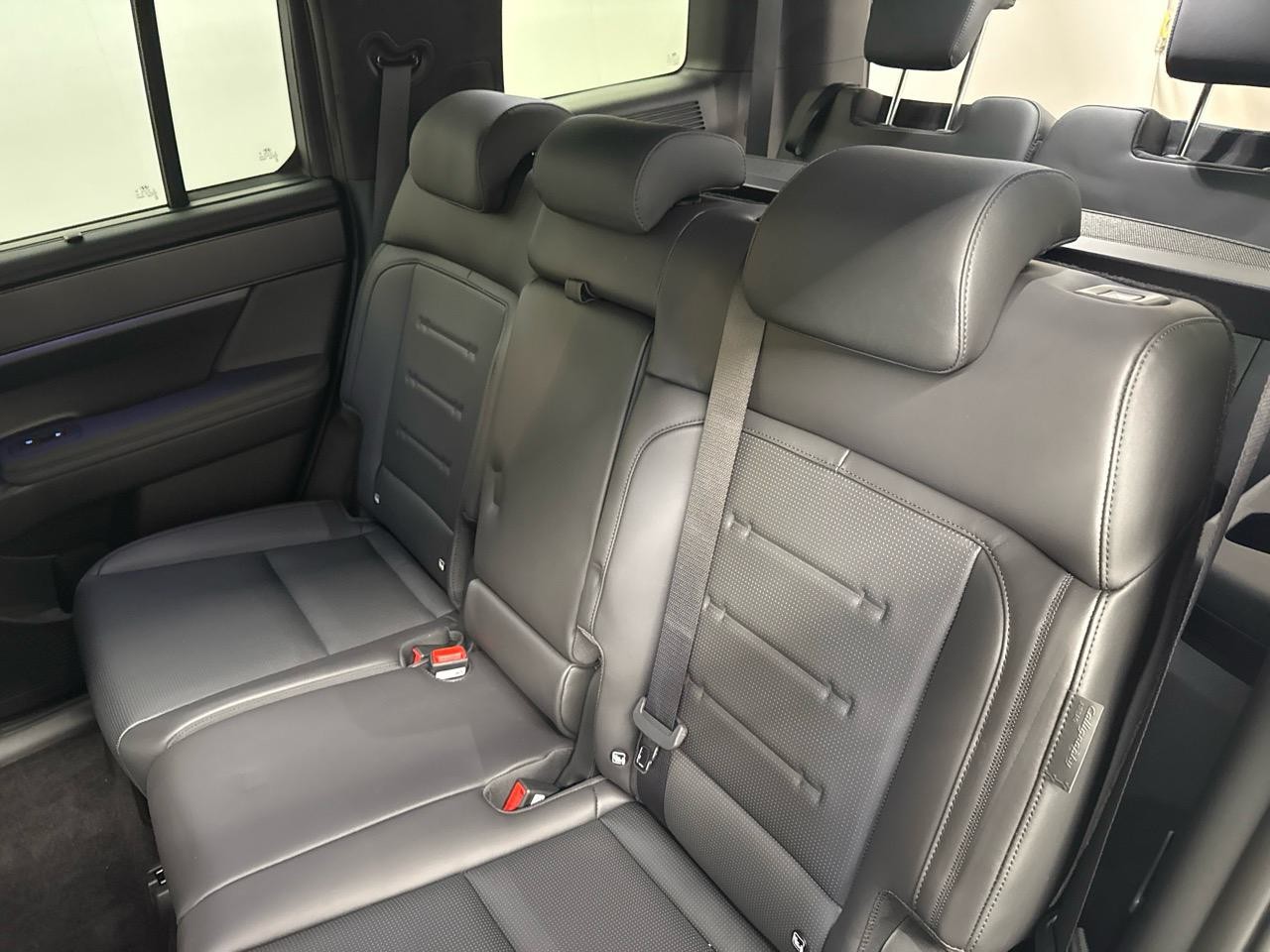 HYUNDAI Santa Fe 1.6 T-GDi PHEV Calligraphy 4WD Automatic-image-8
