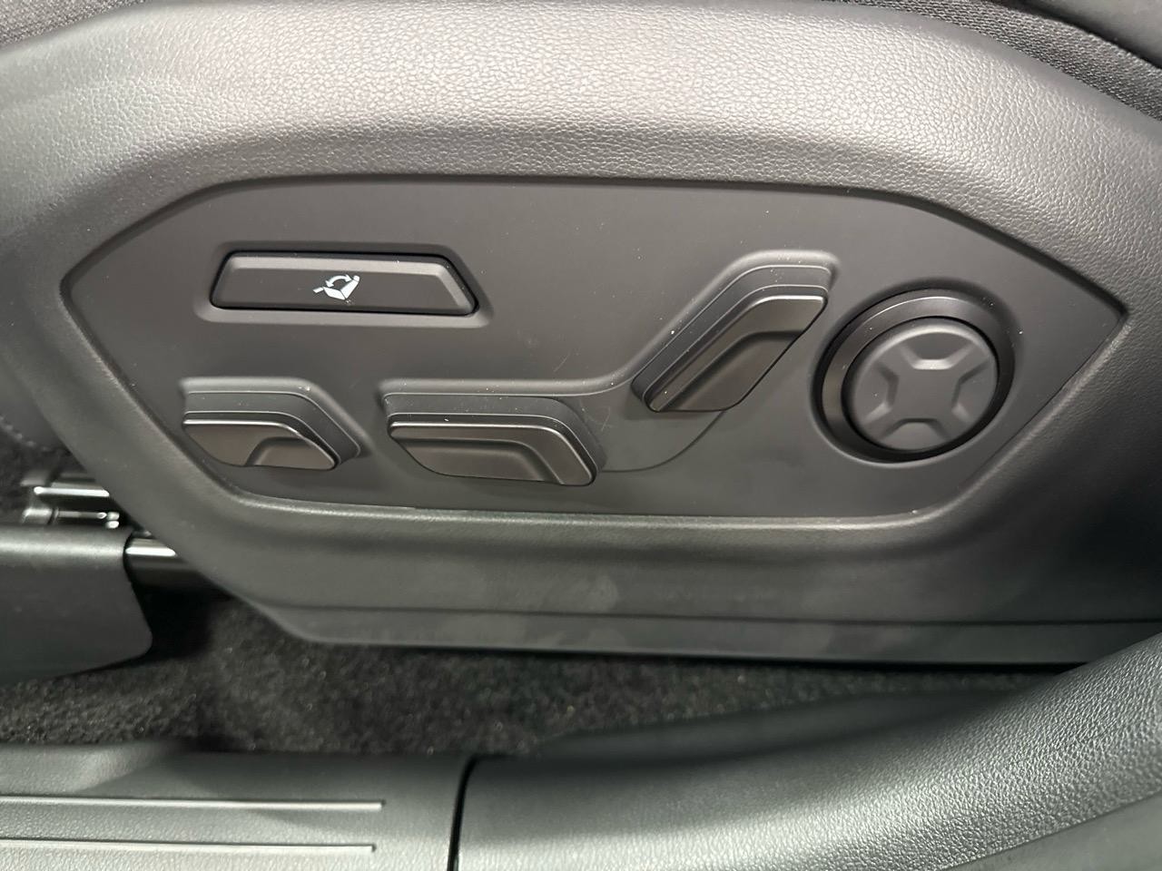 HYUNDAI Santa Fe 1.6 T-GDi PHEV Calligraphy 4WD Automatic-image-14