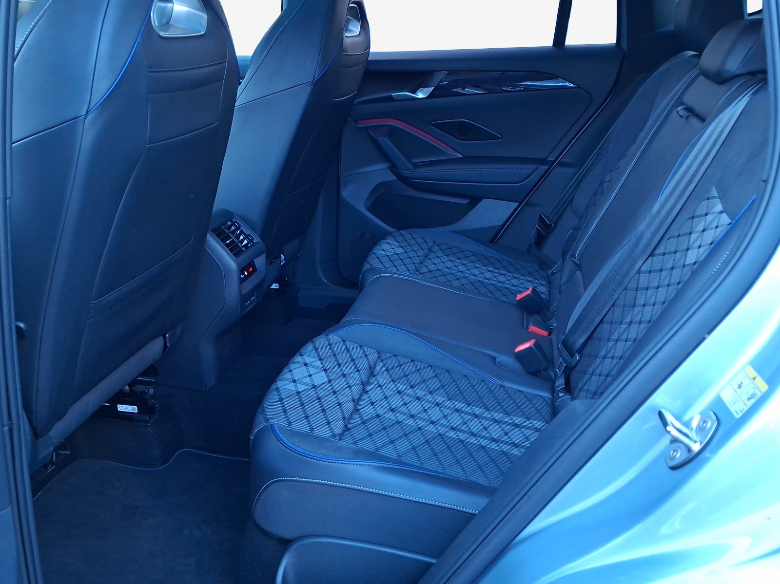 VW Tiguan 2.0 TSI DSG R-Line 4Motion-image-11