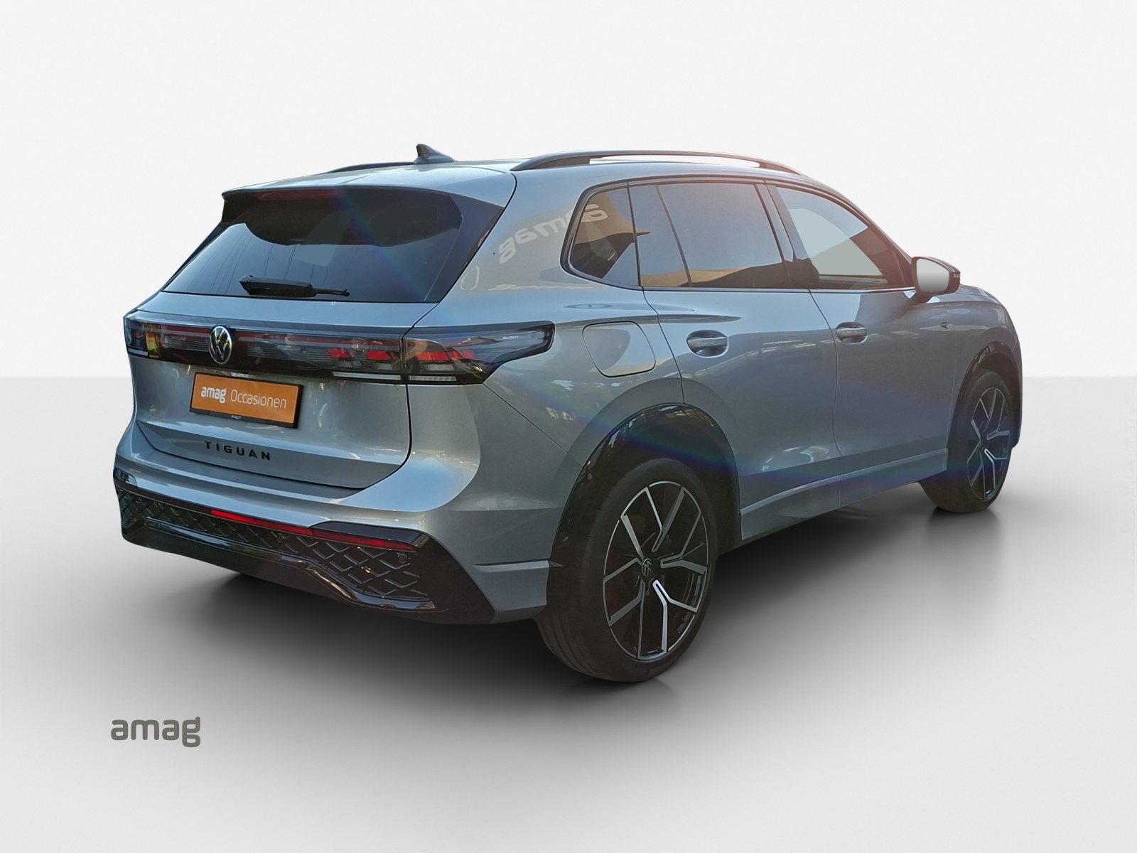 VW Tiguan 2.0 TSI DSG R-Line 4Motion-image-4