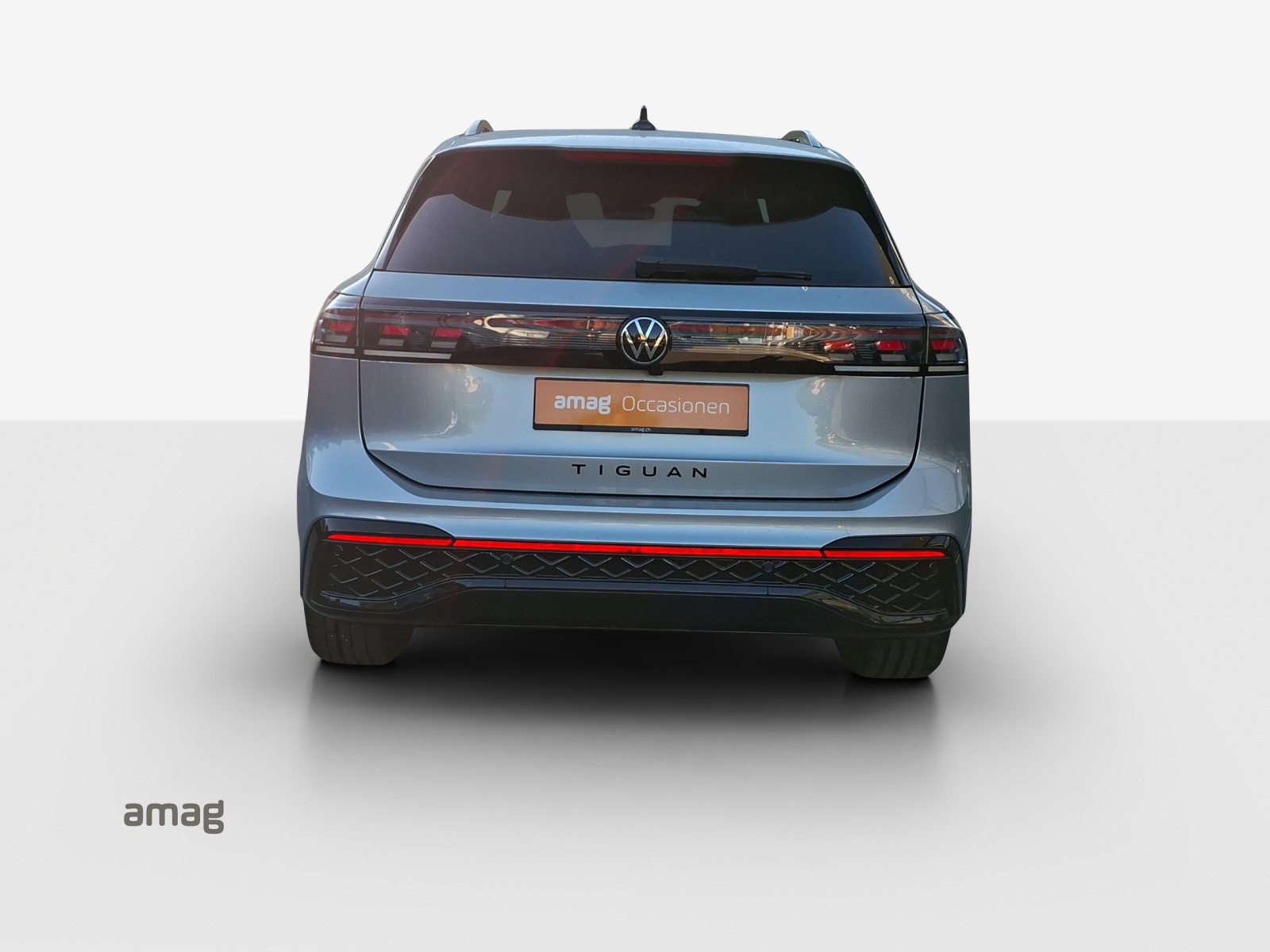 VW Tiguan 2.0 TSI DSG R-Line 4Motion-image-3