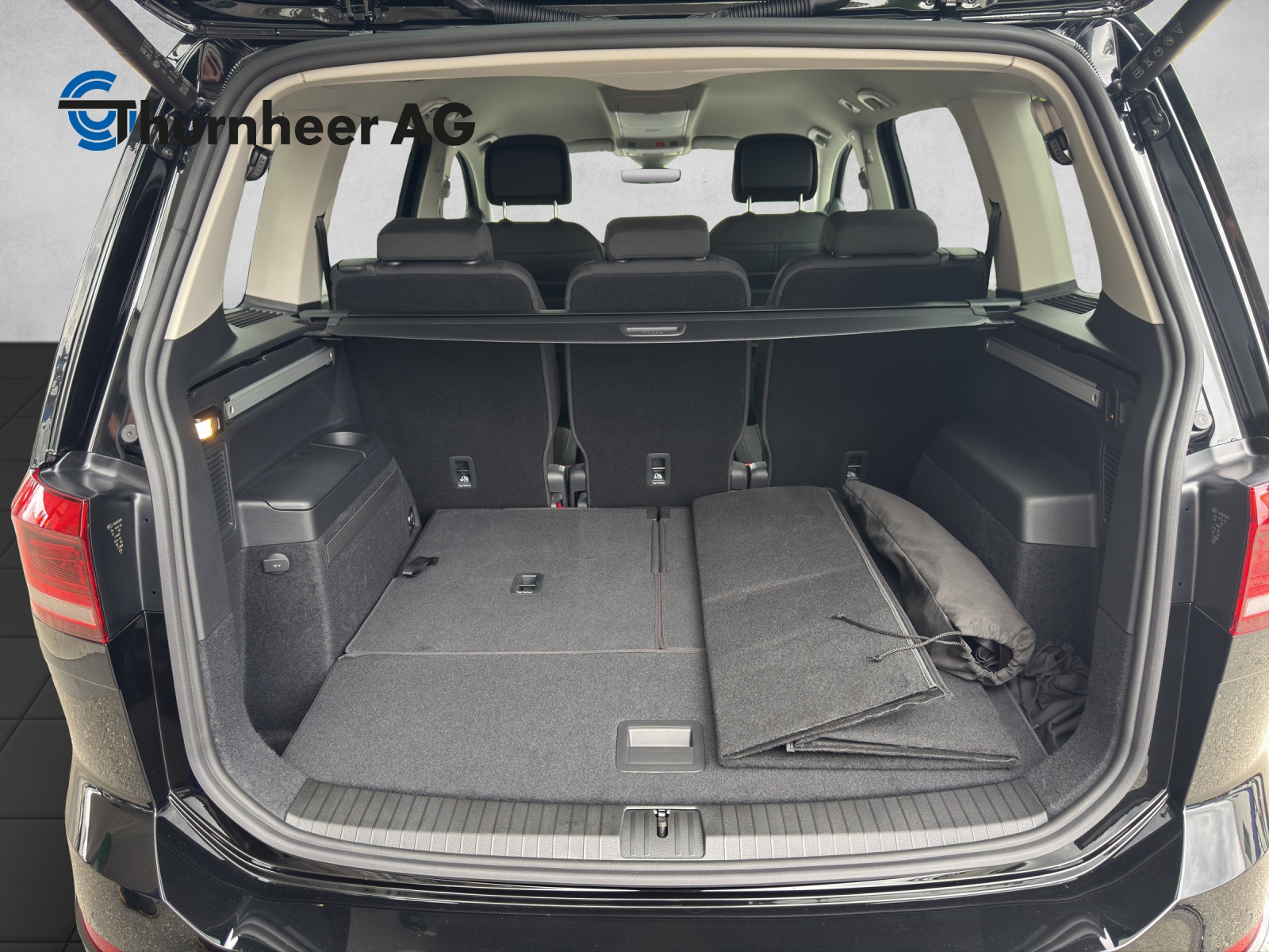 VW Touran 1.5 TSI EVO Highline United DSG-image-12