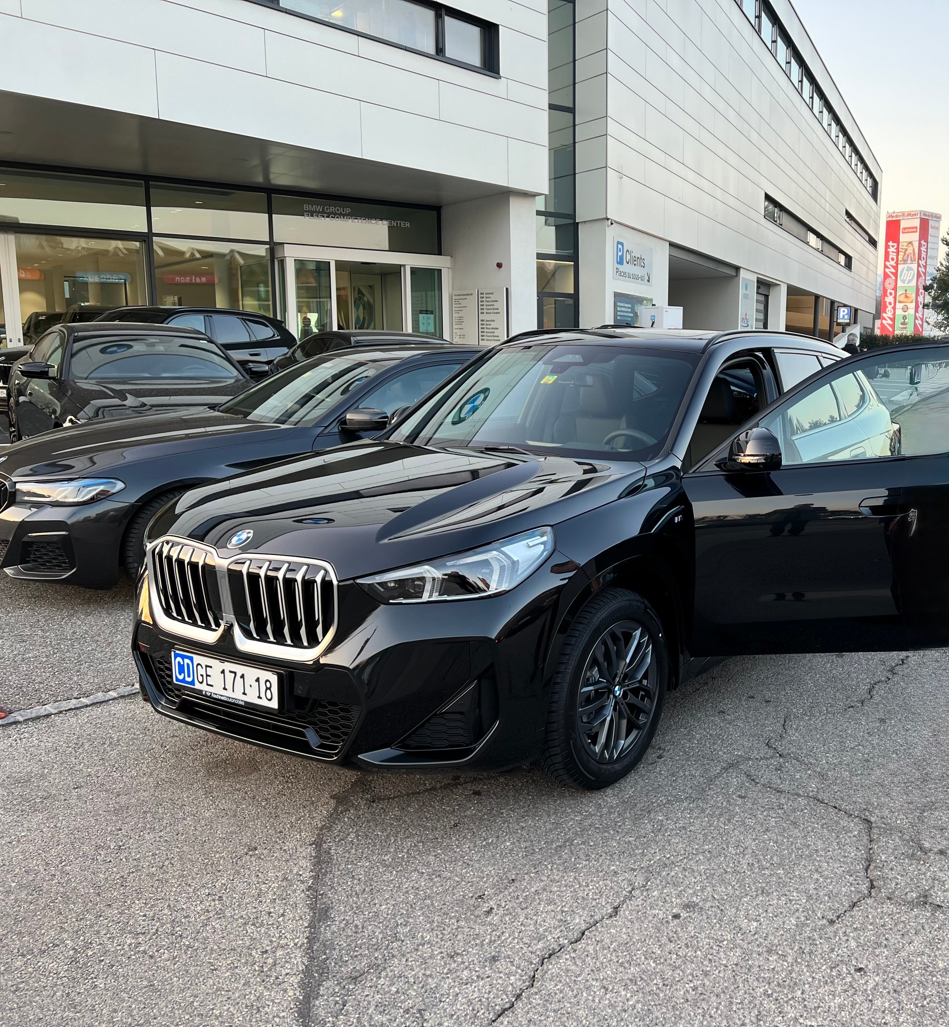 BMW 18i sDrive-image-1