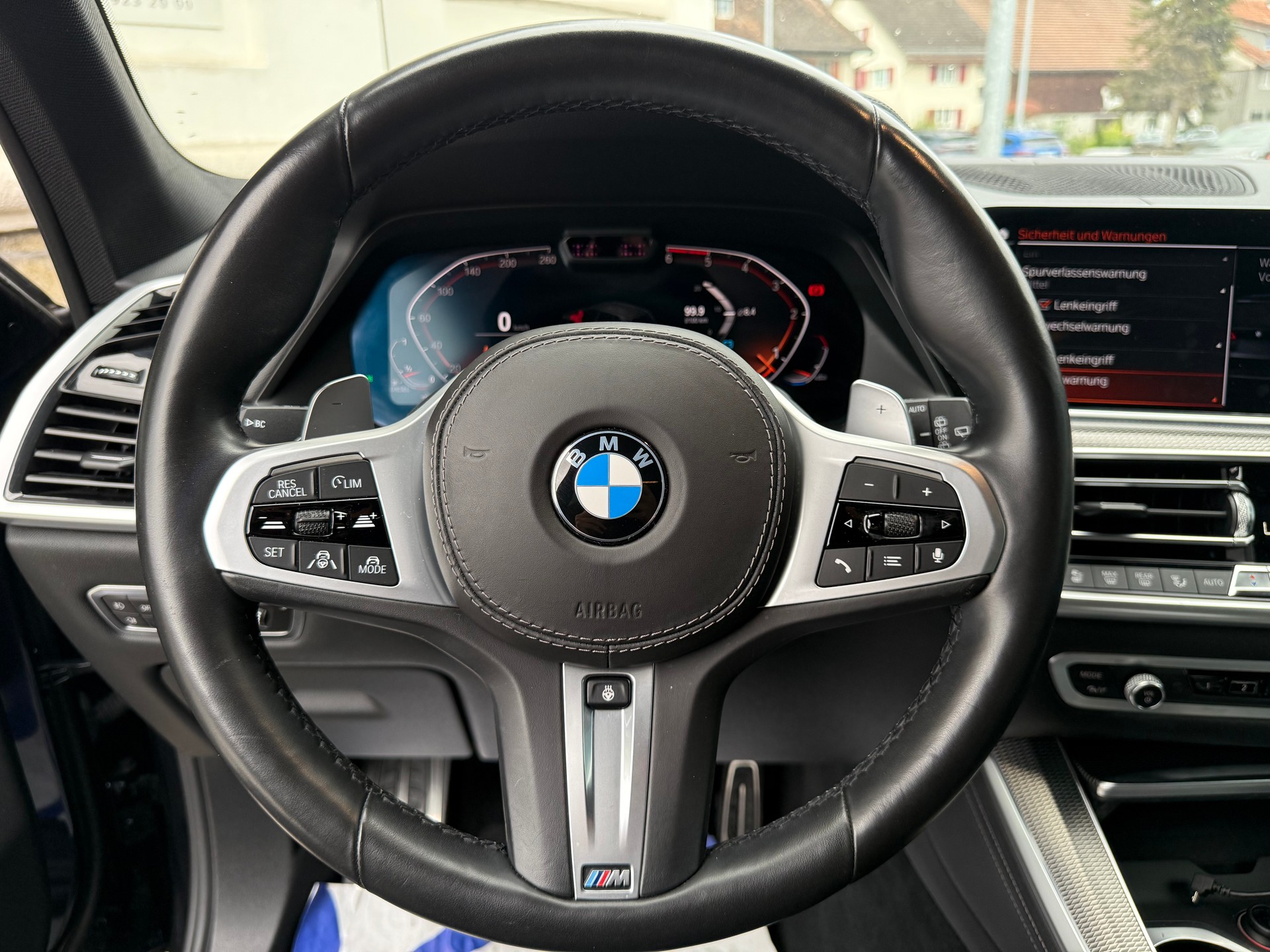 BMW X5 30d xDrive M-SPORT * 7 SITZER * 22 ZOLL ALUFELGEN *-image-17