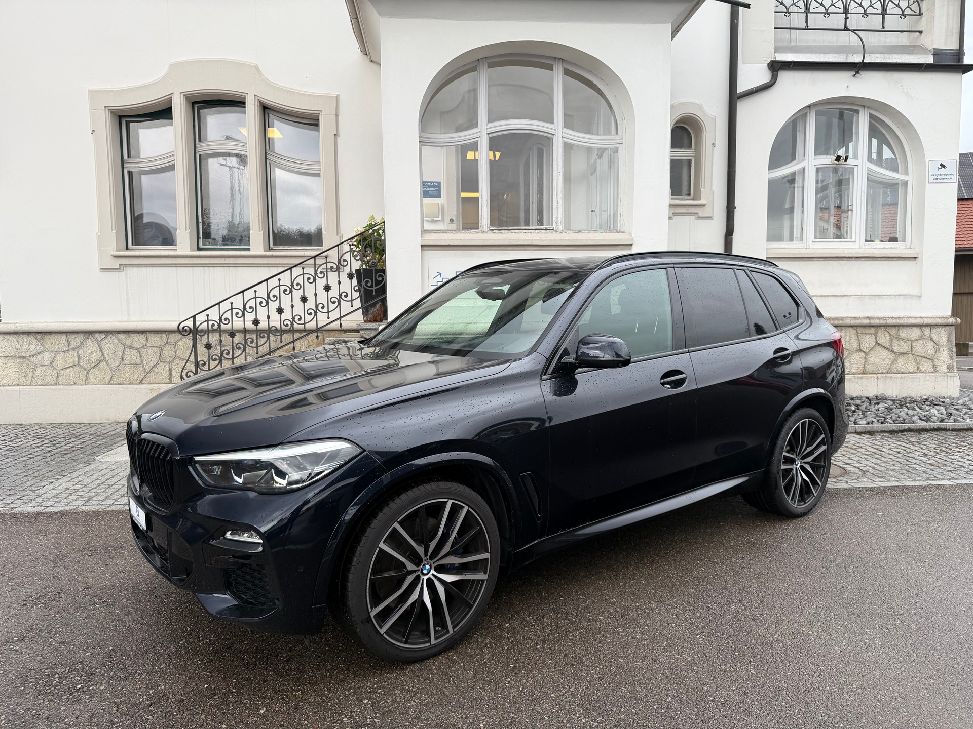 BMW X5 30d xDrive M-SPORT * 7 SITZER * 22 ZOLL ALUFELGEN *-image-0