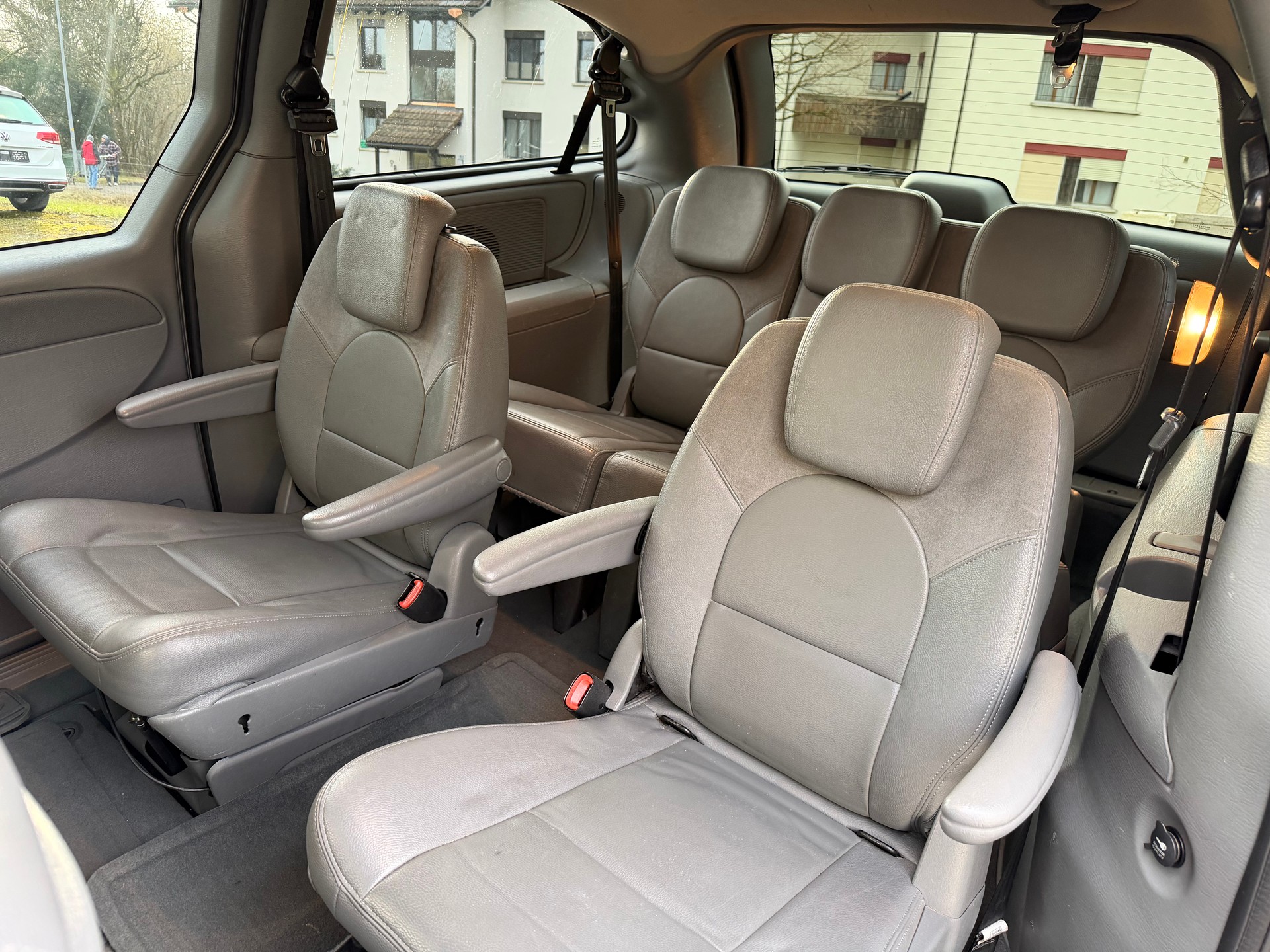 CHRYSLER 👉🏻Grand Voy. 2.8 CRD LTD Automatic-image-12