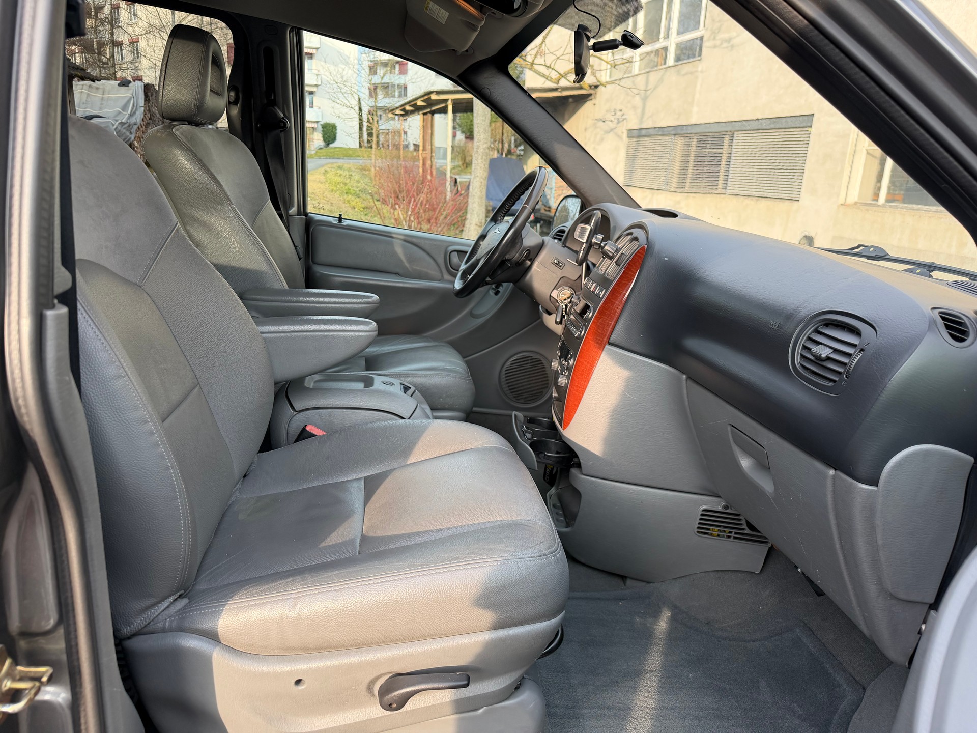 CHRYSLER 👉🏻Grand Voy. 2.8 CRD LTD Automatic-image-14