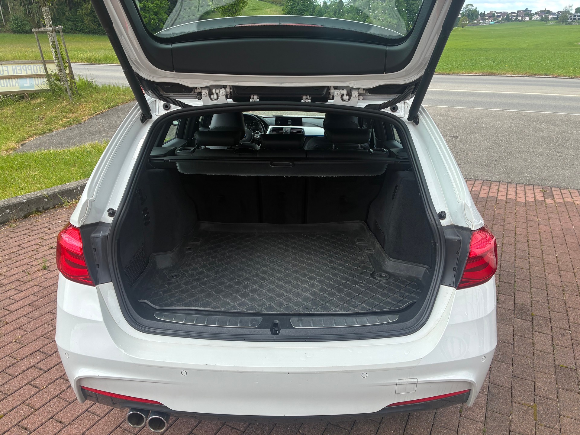 BMW 335d xDrive Sport Line Steptronic-image-4