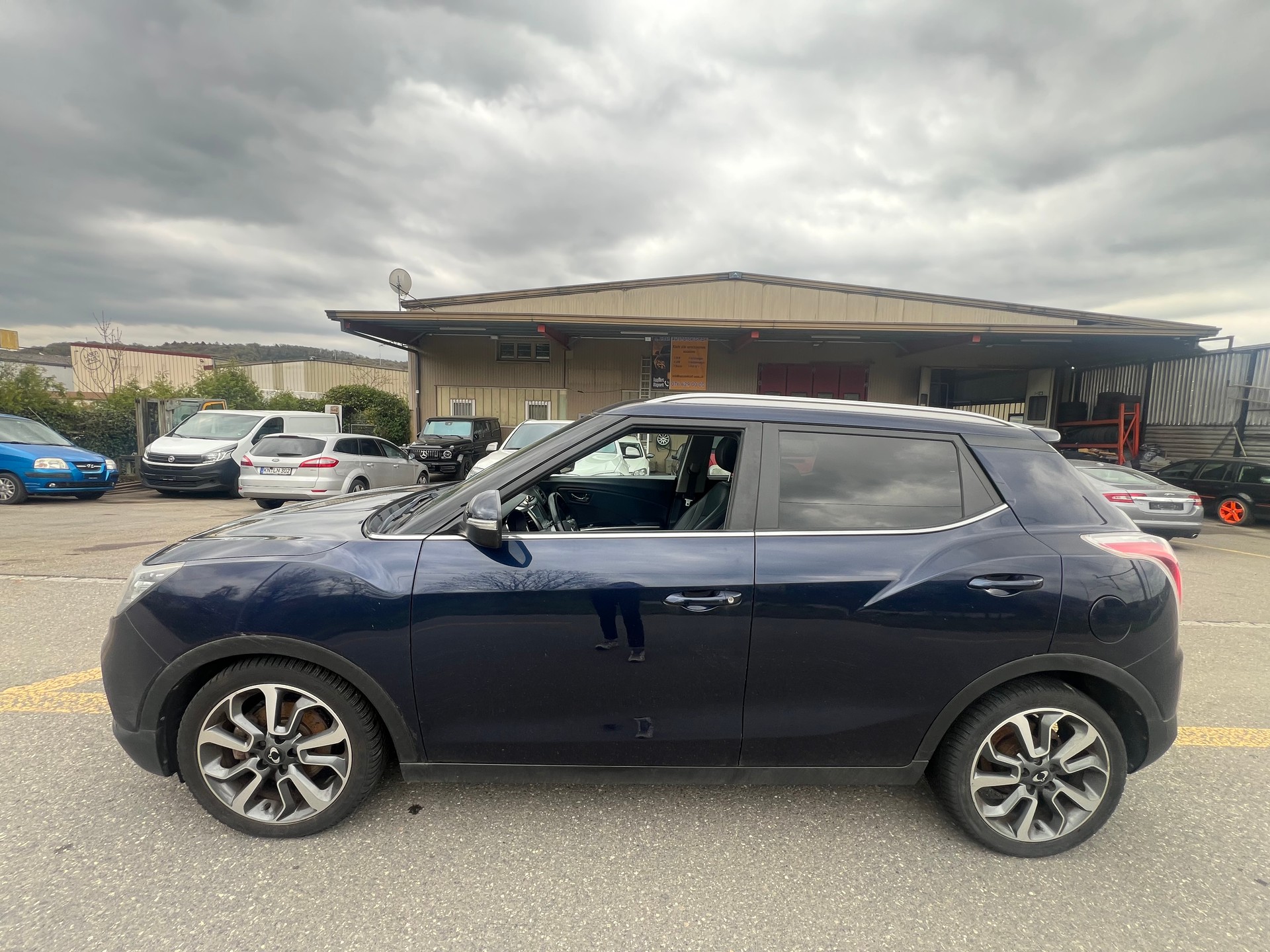 KGM-SsangYong Tivoli 1.6 eXDi Quartz 4WD Automatic-image-3