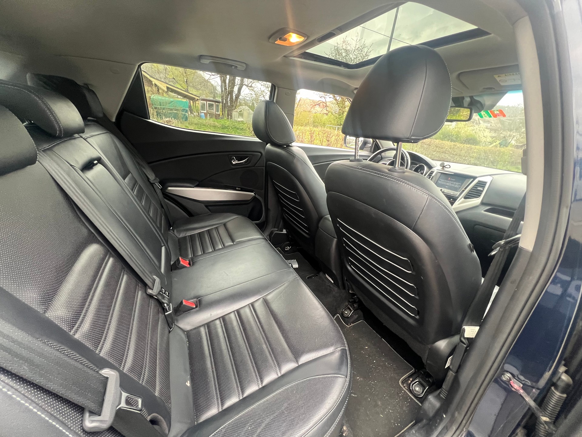 KGM-SsangYong Tivoli 1.6 eXDi Quartz 4WD Automatic-image-11