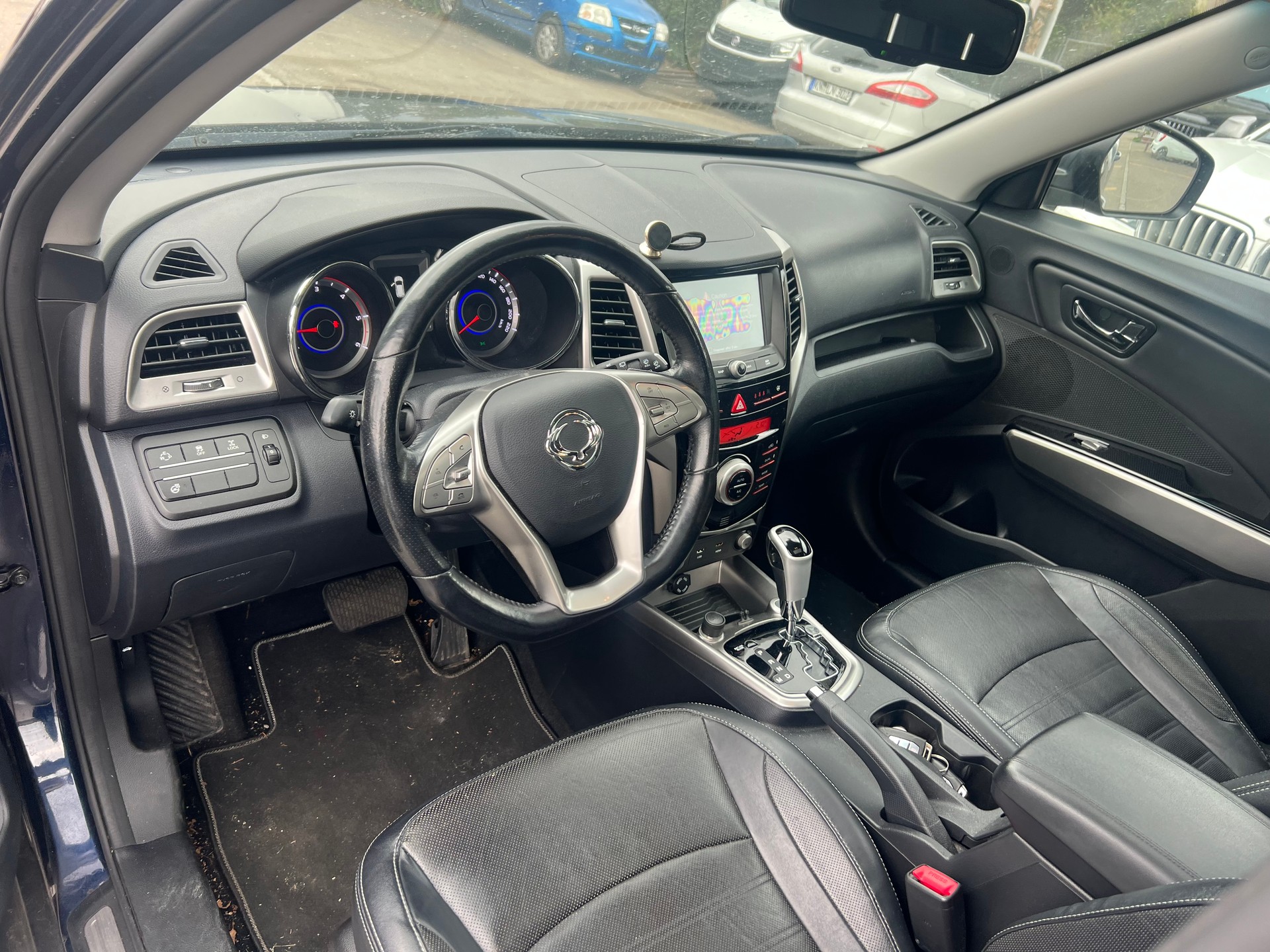 KGM-SsangYong Tivoli 1.6 eXDi Quartz 4WD Automatic-image-8