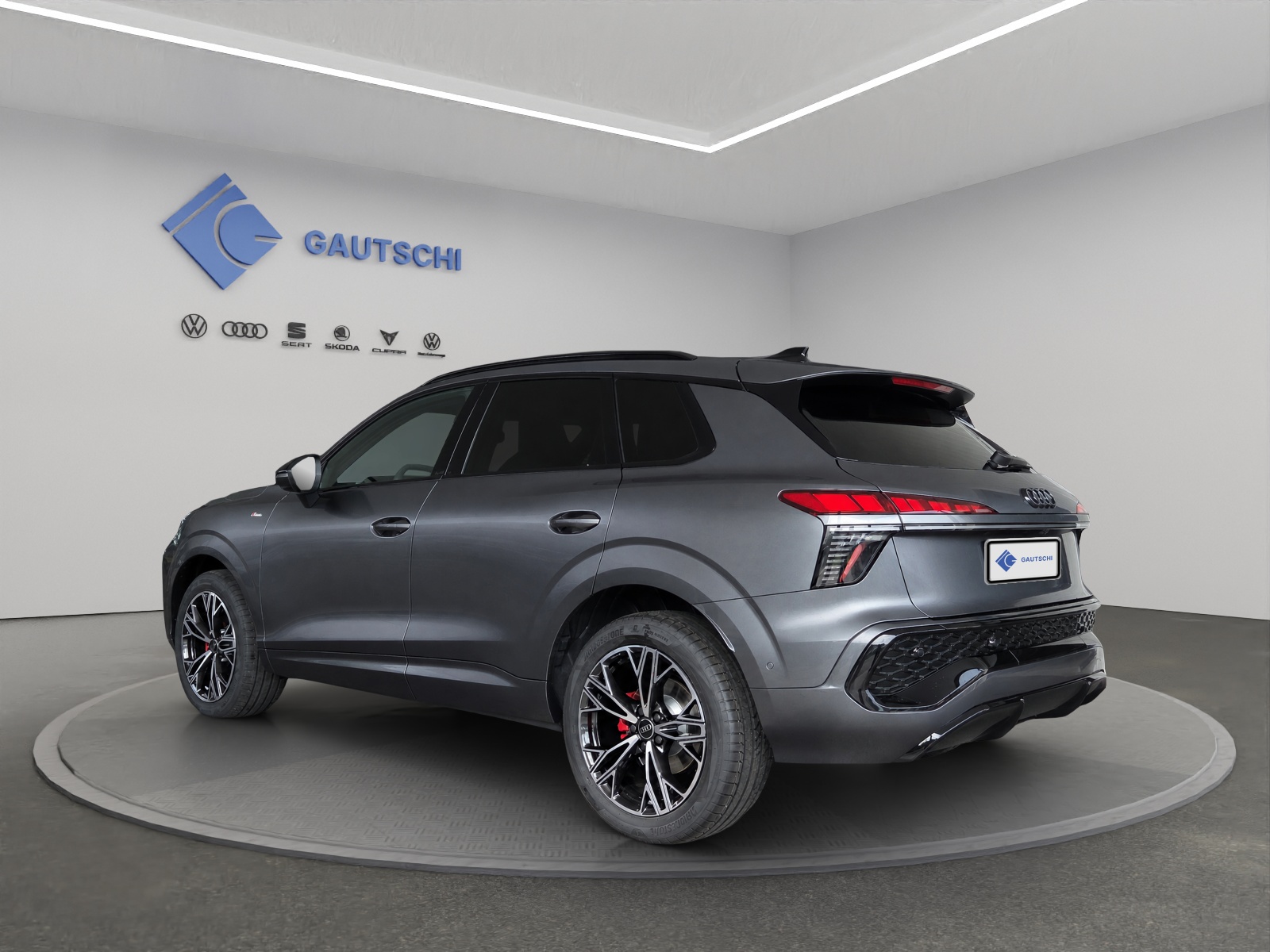 AUDI Q3 SUV 110 kW TFSI S tronic-image-2