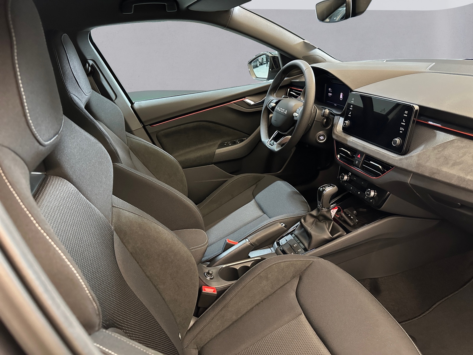SKODA Scala 1.5 TSI Dynamic DSG-image-10