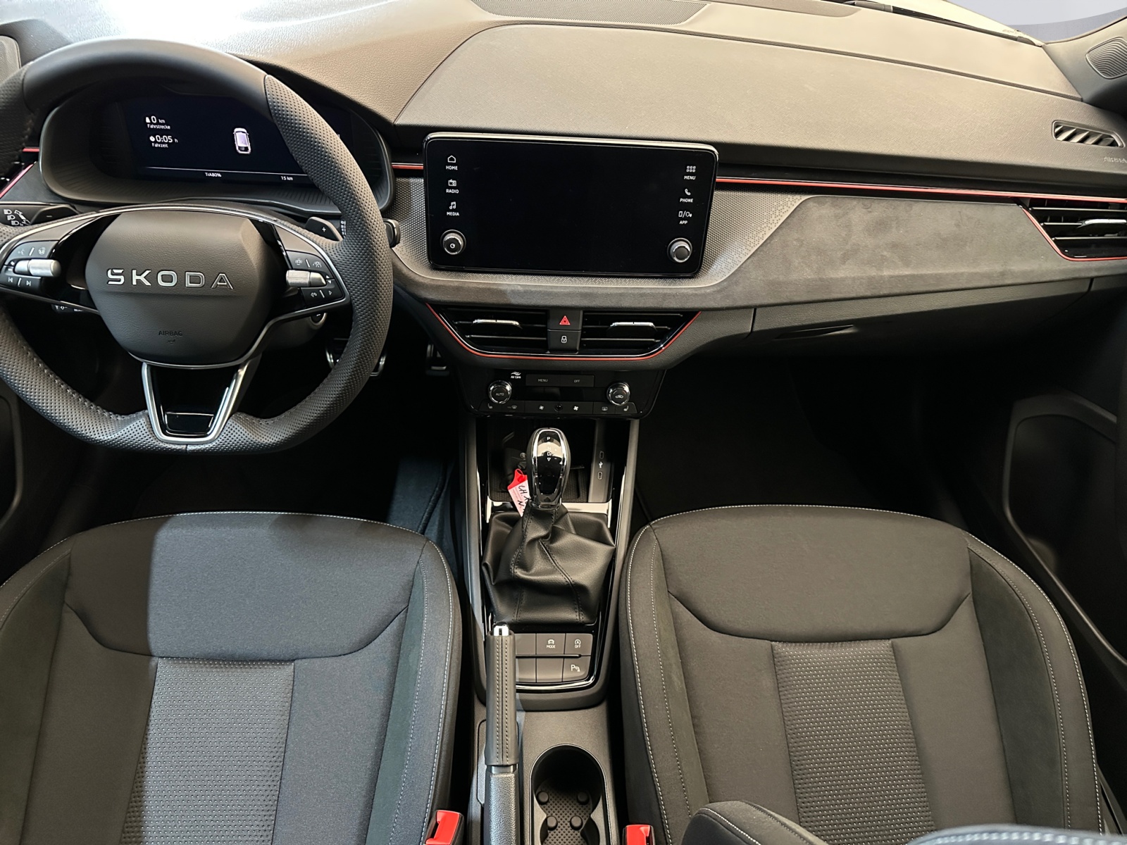 SKODA Scala 1.5 TSI Dynamic DSG-image-9