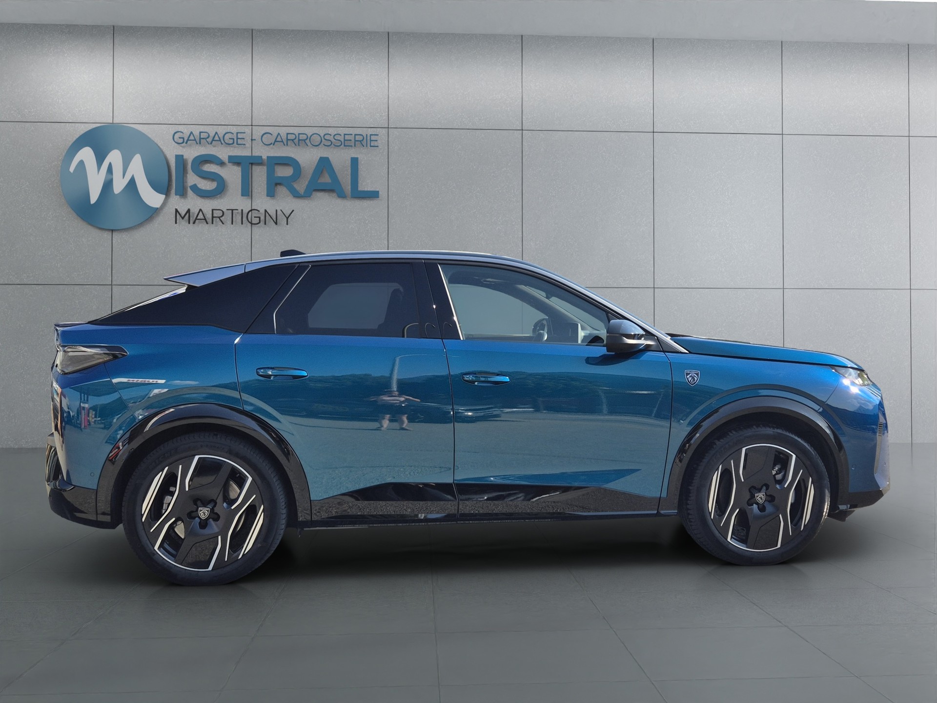 PEUGEOT 3008 e-Launch Edition AWD-image-6