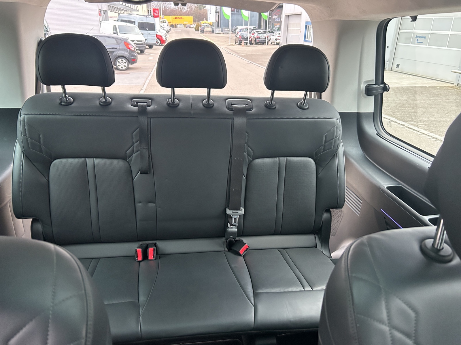 HYUNDAI Staria Premium 2.2 CRDi Vertex 4WD A-image-18