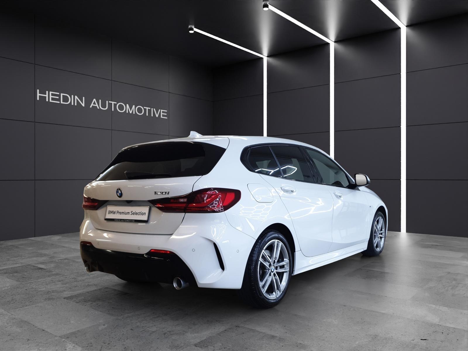 BMW 120i-image-4