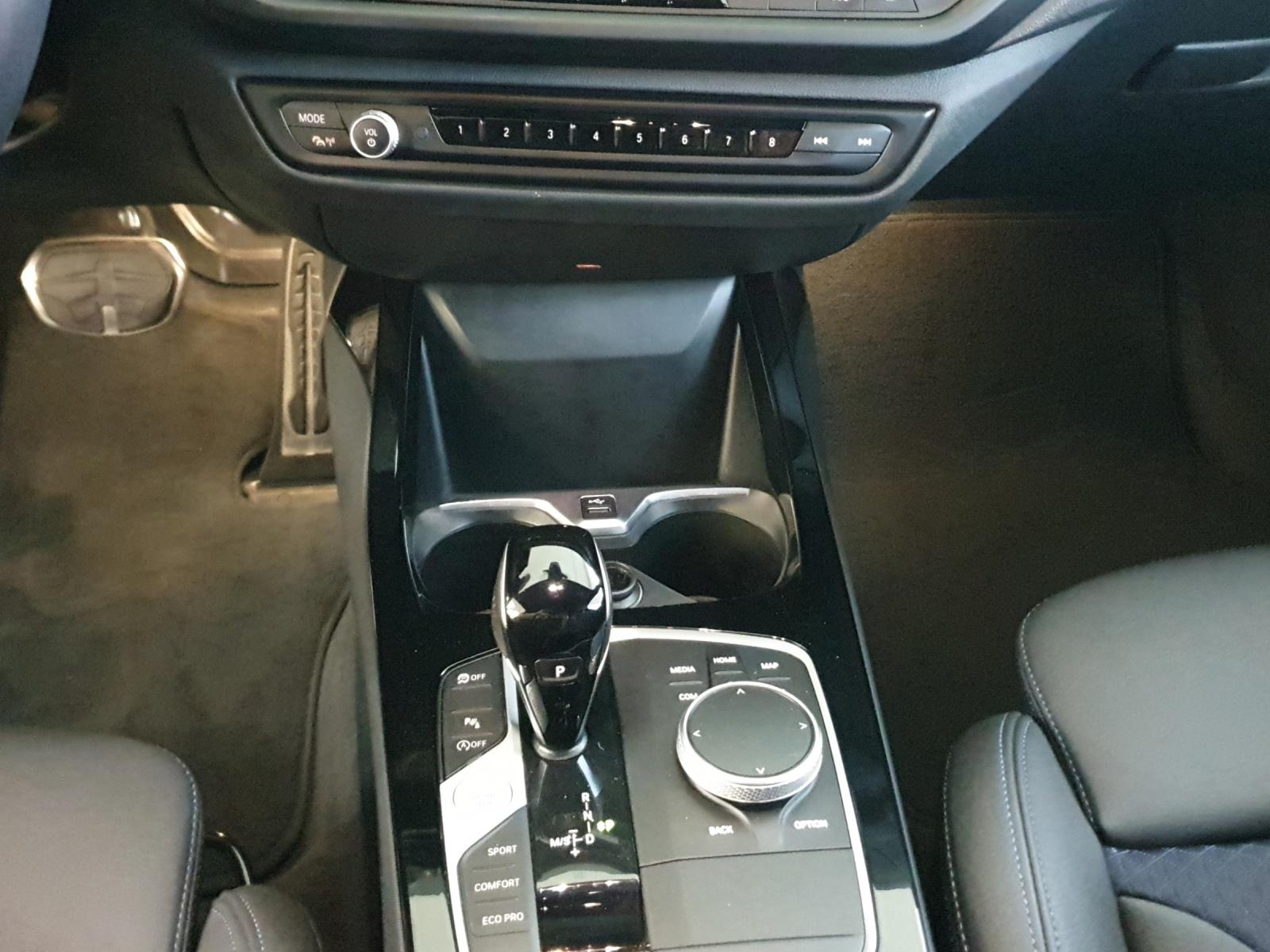 BMW 120i-image-20