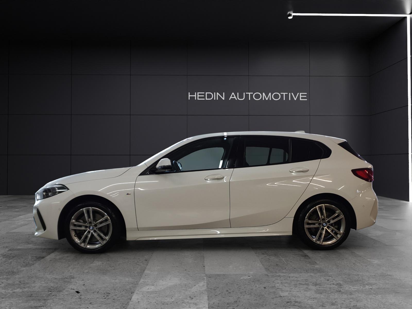 BMW 120i-image-1