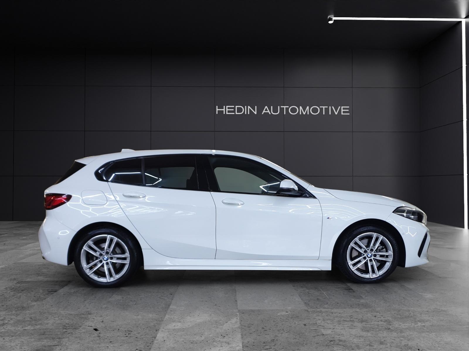 BMW 120i-image-5