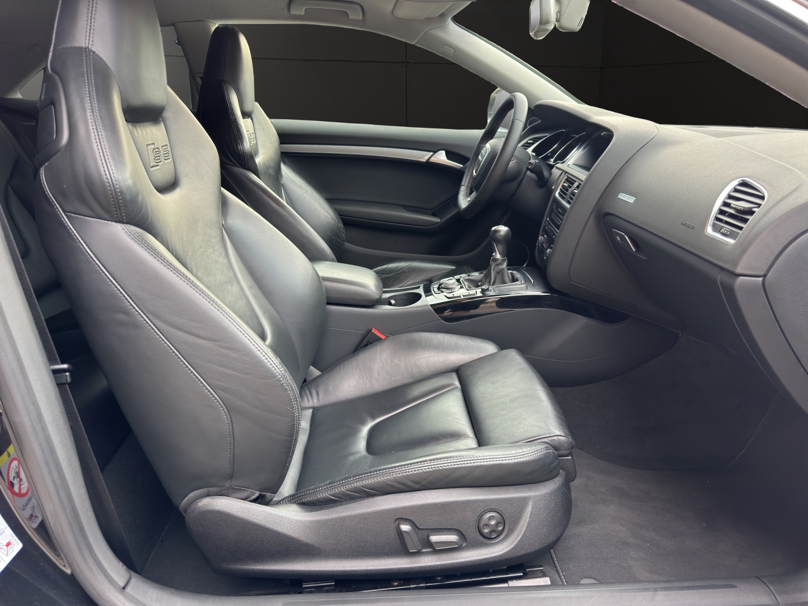 AUDI S5 Coupé 4.2 V8 FSI quattro-image-14