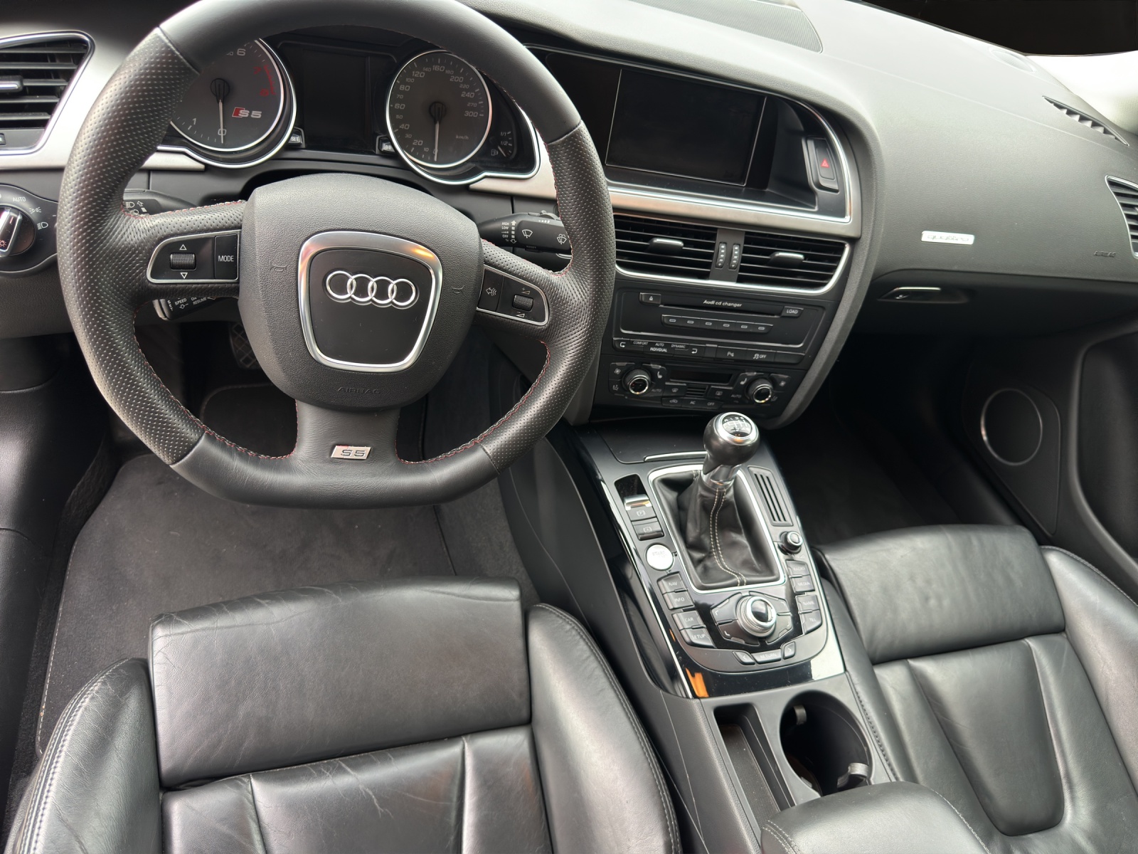 AUDI S5 Coupé 4.2 V8 FSI quattro-image-9