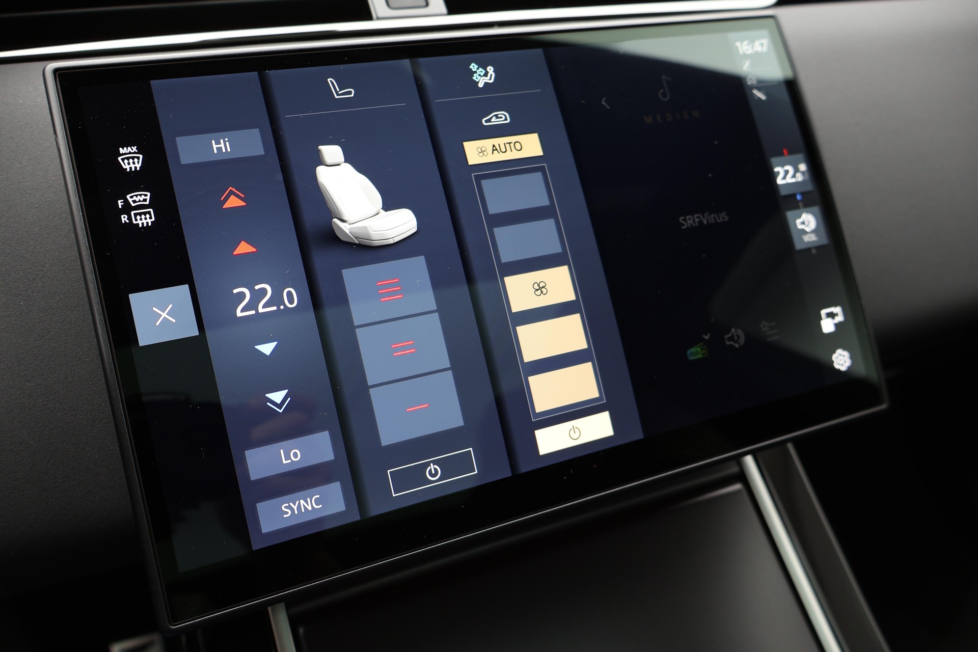 LAND ROVER Range Rover Evoque 1.5 T 270e Dynamic SE-image-15