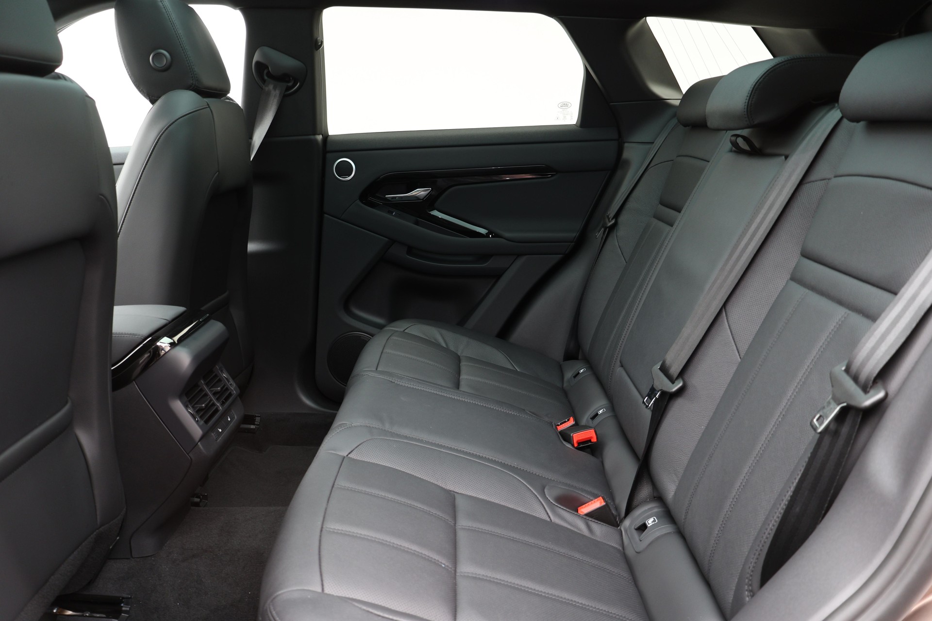 LAND ROVER Range Rover Evoque 1.5 T 270e Dynamic SE-showroom-element-3