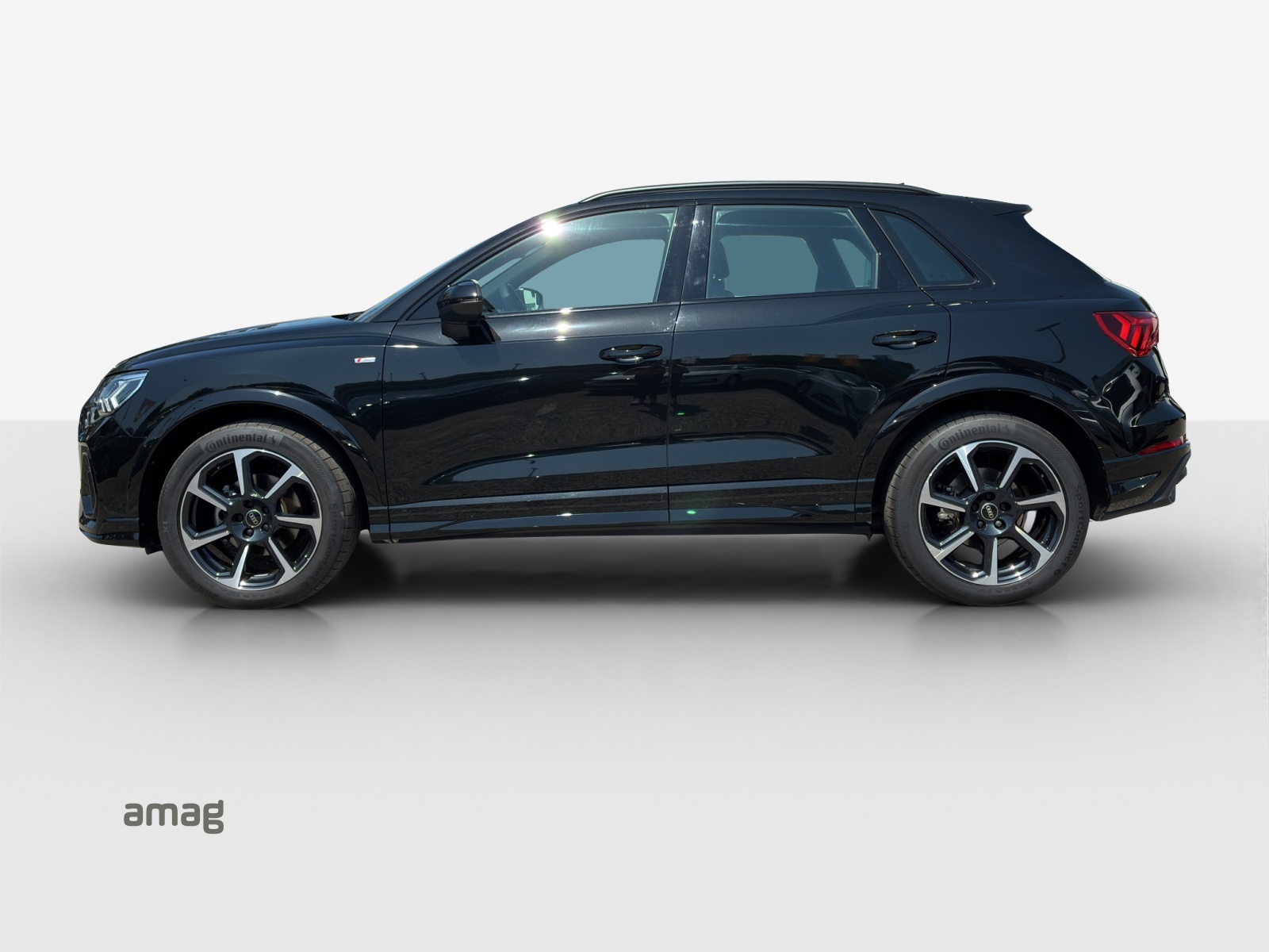 AUDI Q3 35 TFSI S line Attraction S-tronic-showroom-element-1