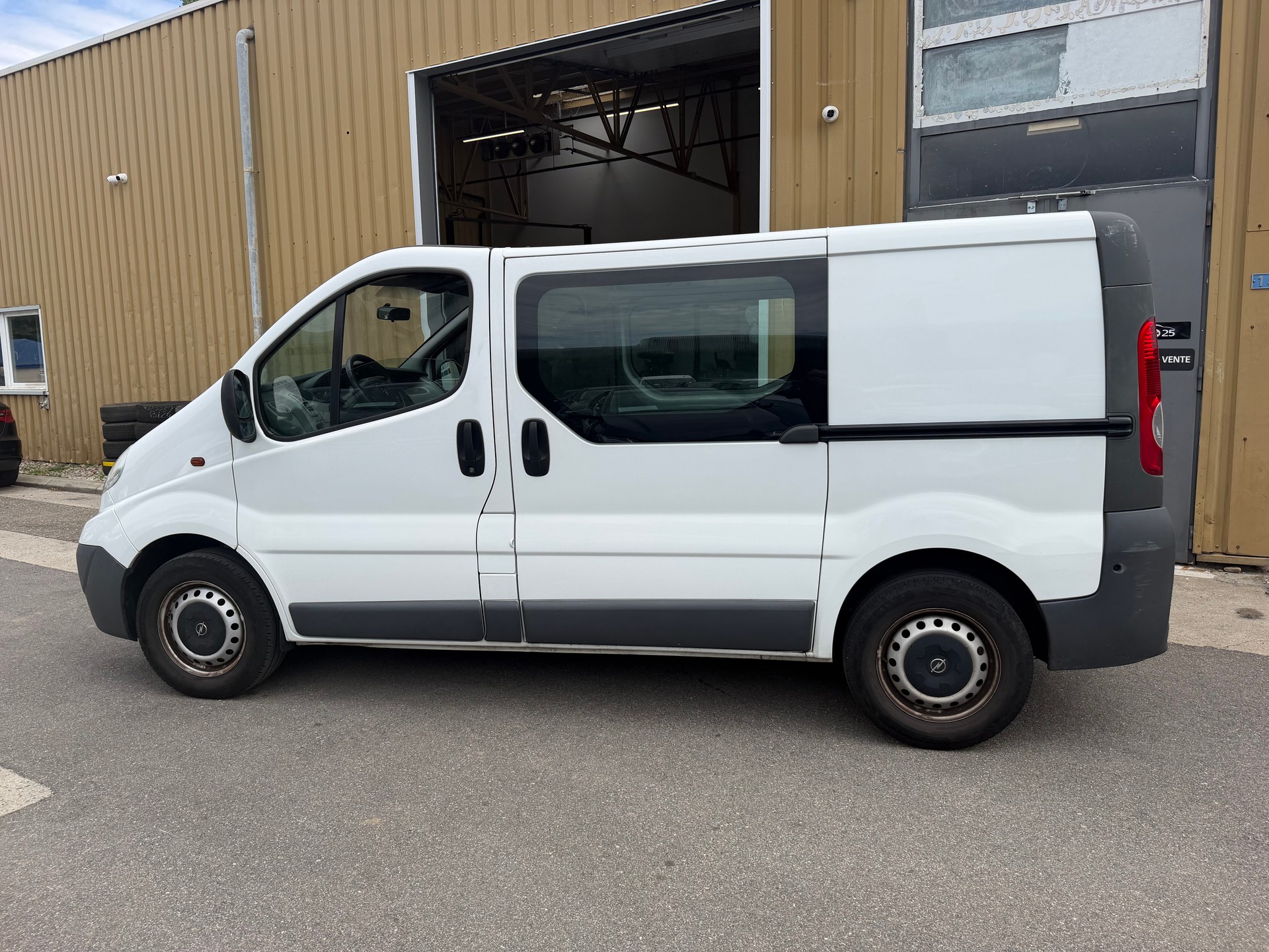 OPEL Vivaro 2.0 CDTI 2.9t L1H1-image-6
