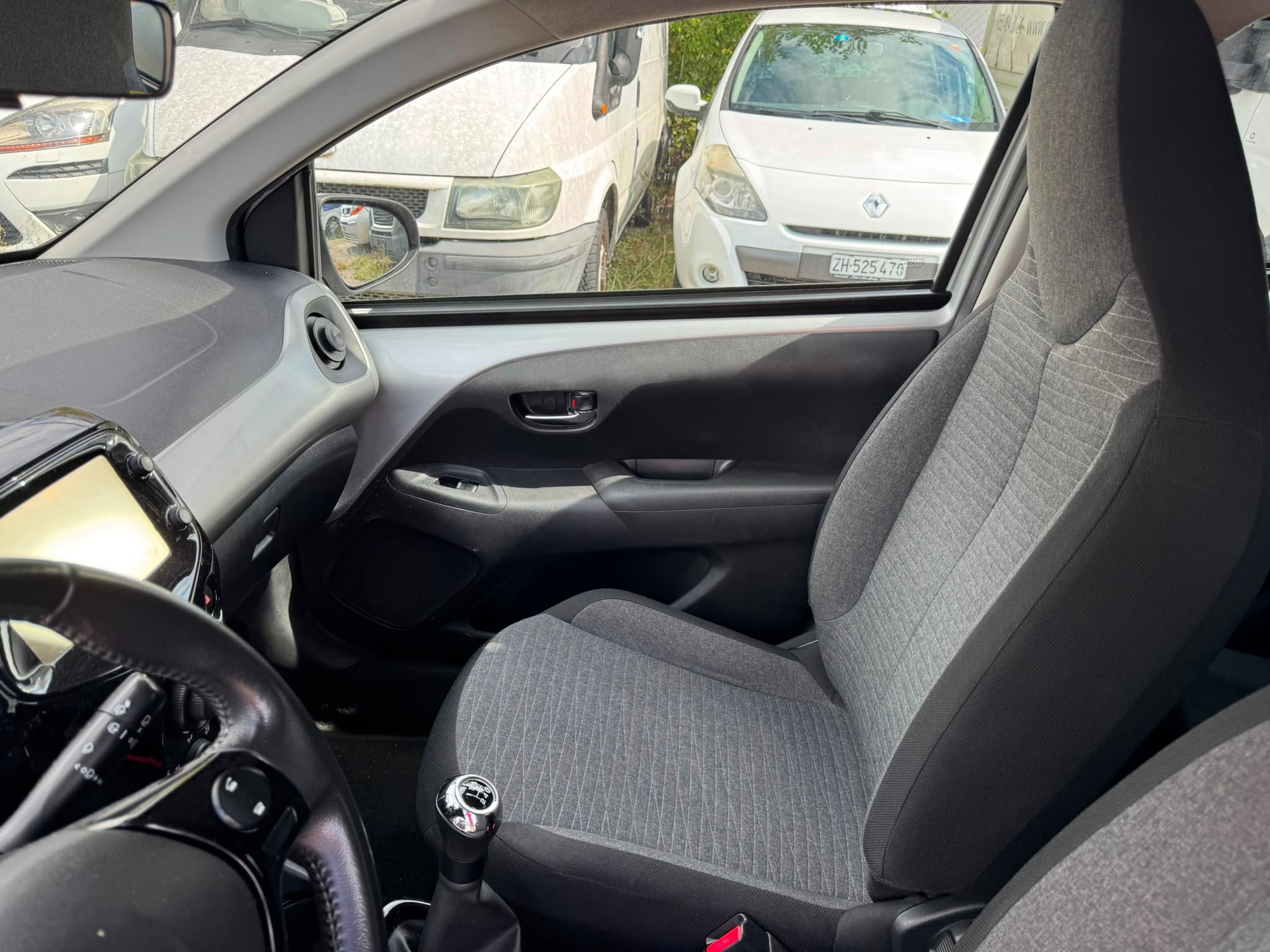 CITROEN C1 1.2 VTi Shine Edition-image-5
