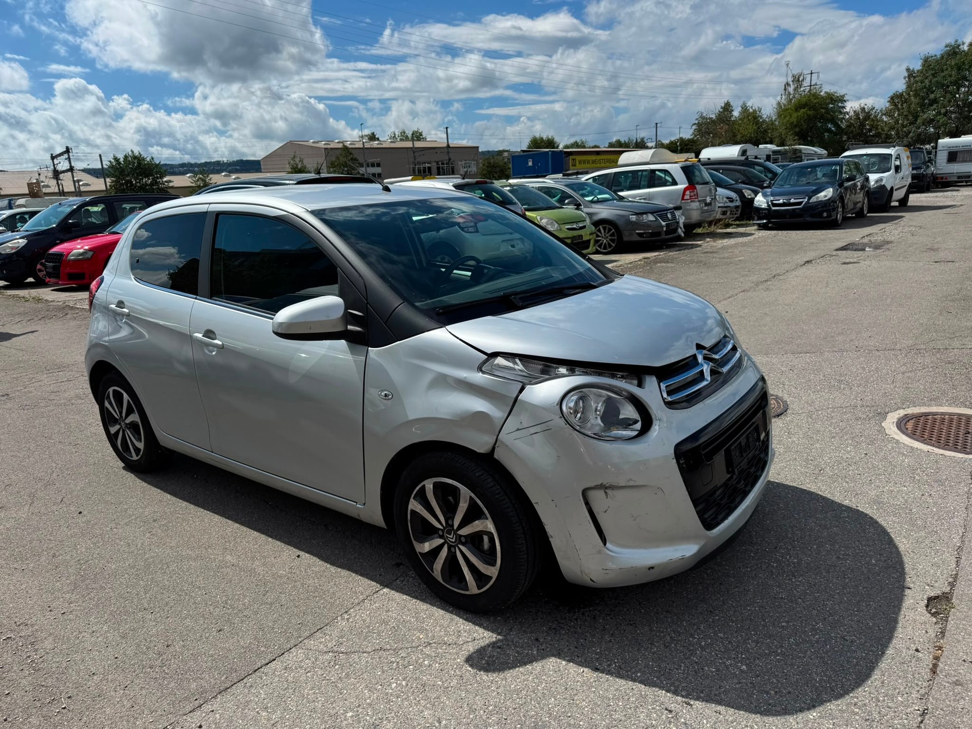 CITROEN C1 1.2 VTi Shine Edition-image-1