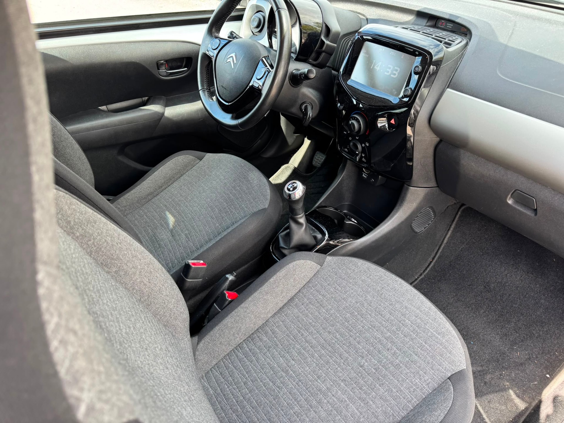 CITROEN C1 1.2 VTi Shine Edition-image-7