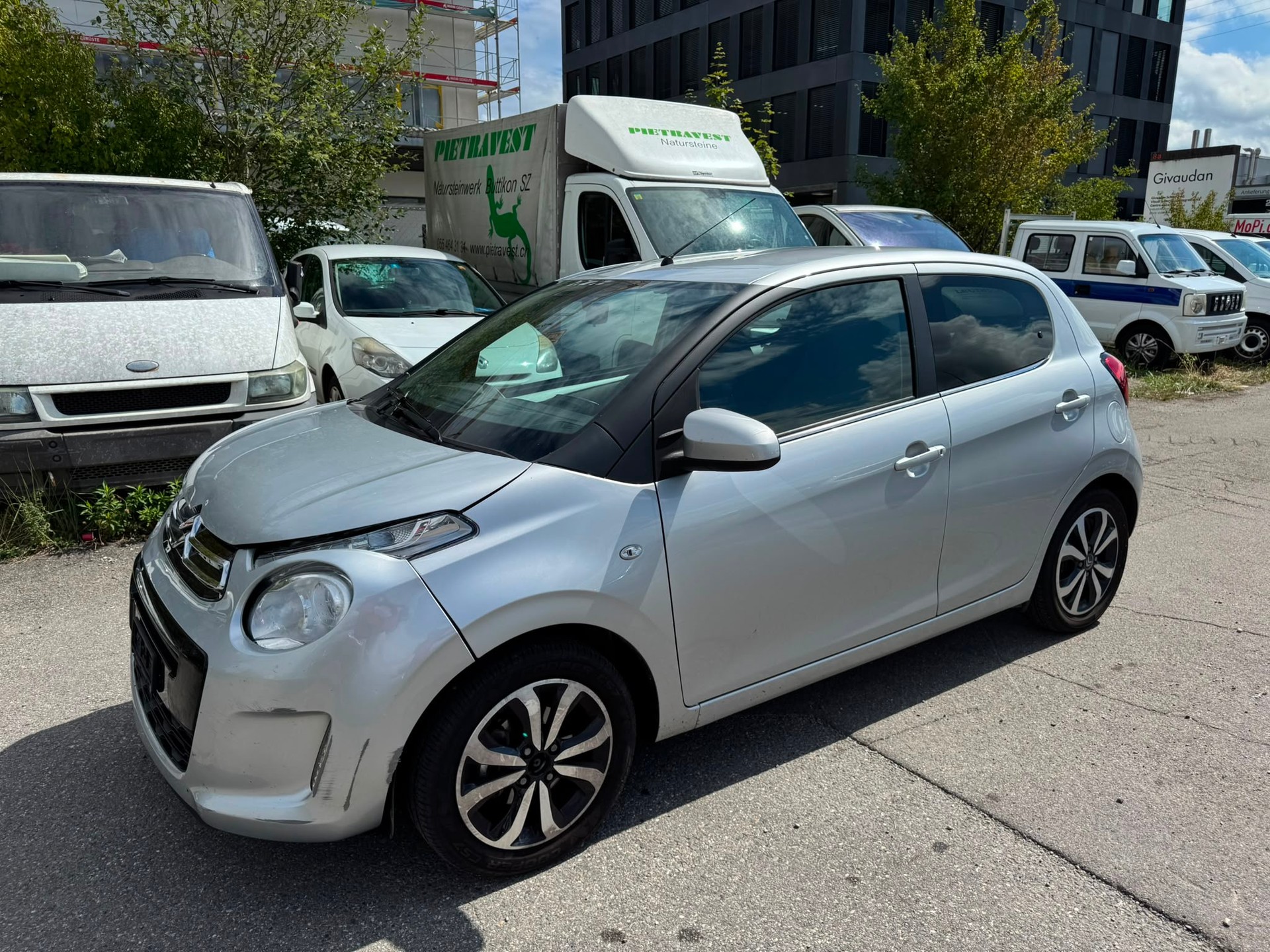 CITROEN C1 1.2 VTi Shine Edition-image-2