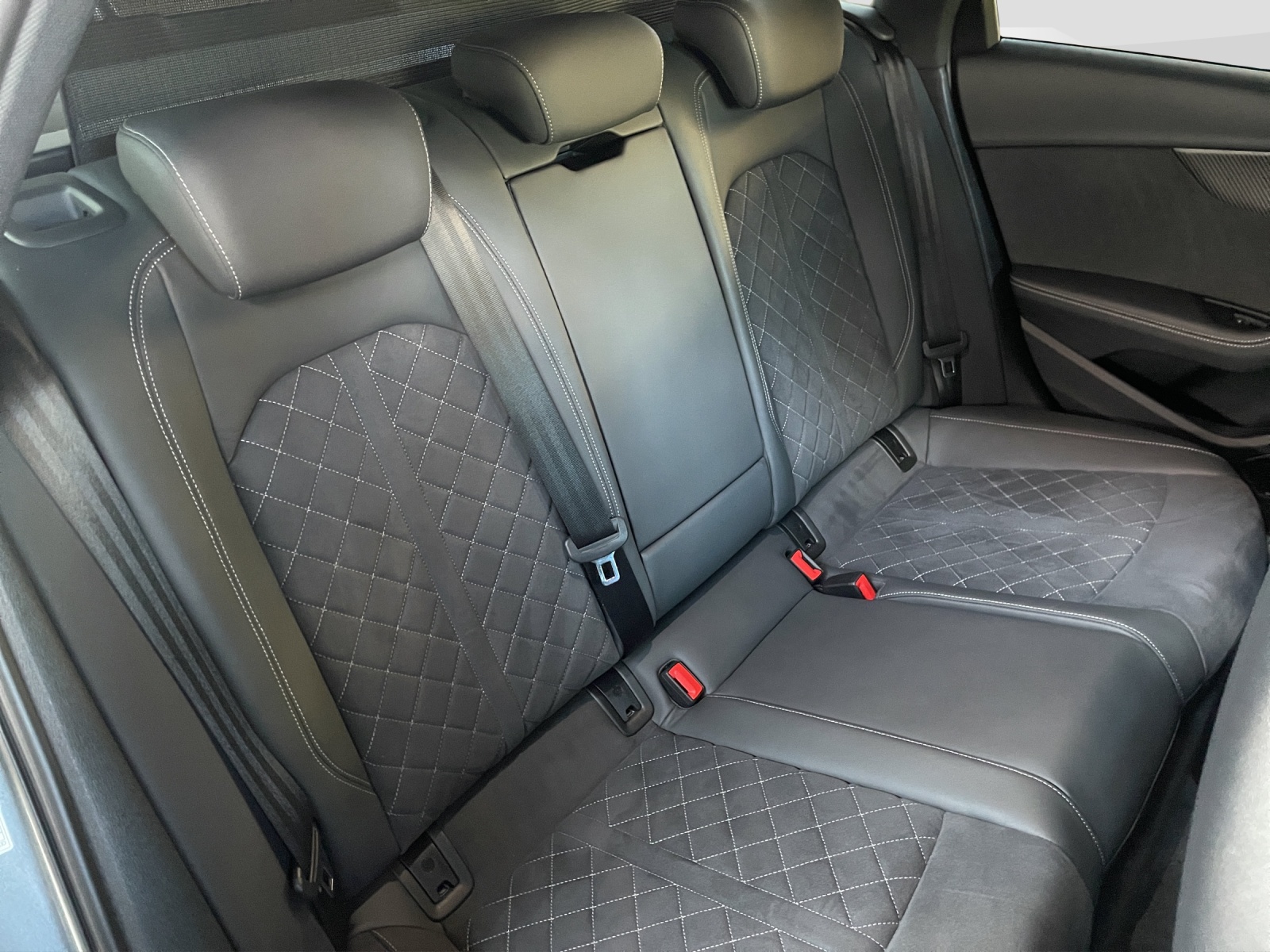 AUDI RS4 Avant 2.9 V6 TFSI quattro T-Tronic-image-12