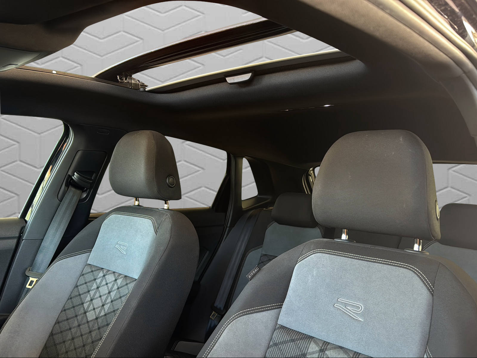 VW Polo 1.0 TSI R-Line DSG-image-17