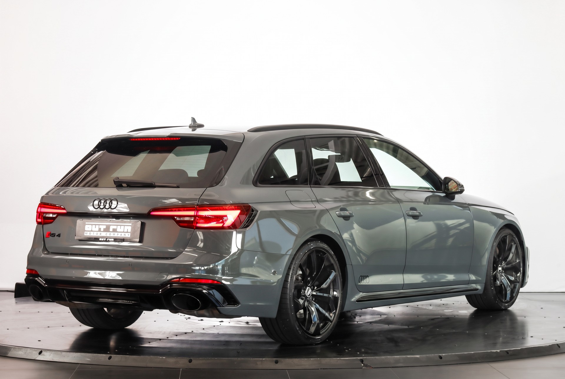 AUDI RS4 Avant 2.9 TFSI quattro NIMBUS GRAU * ACC * B&O * Pack Dynamic-image-3