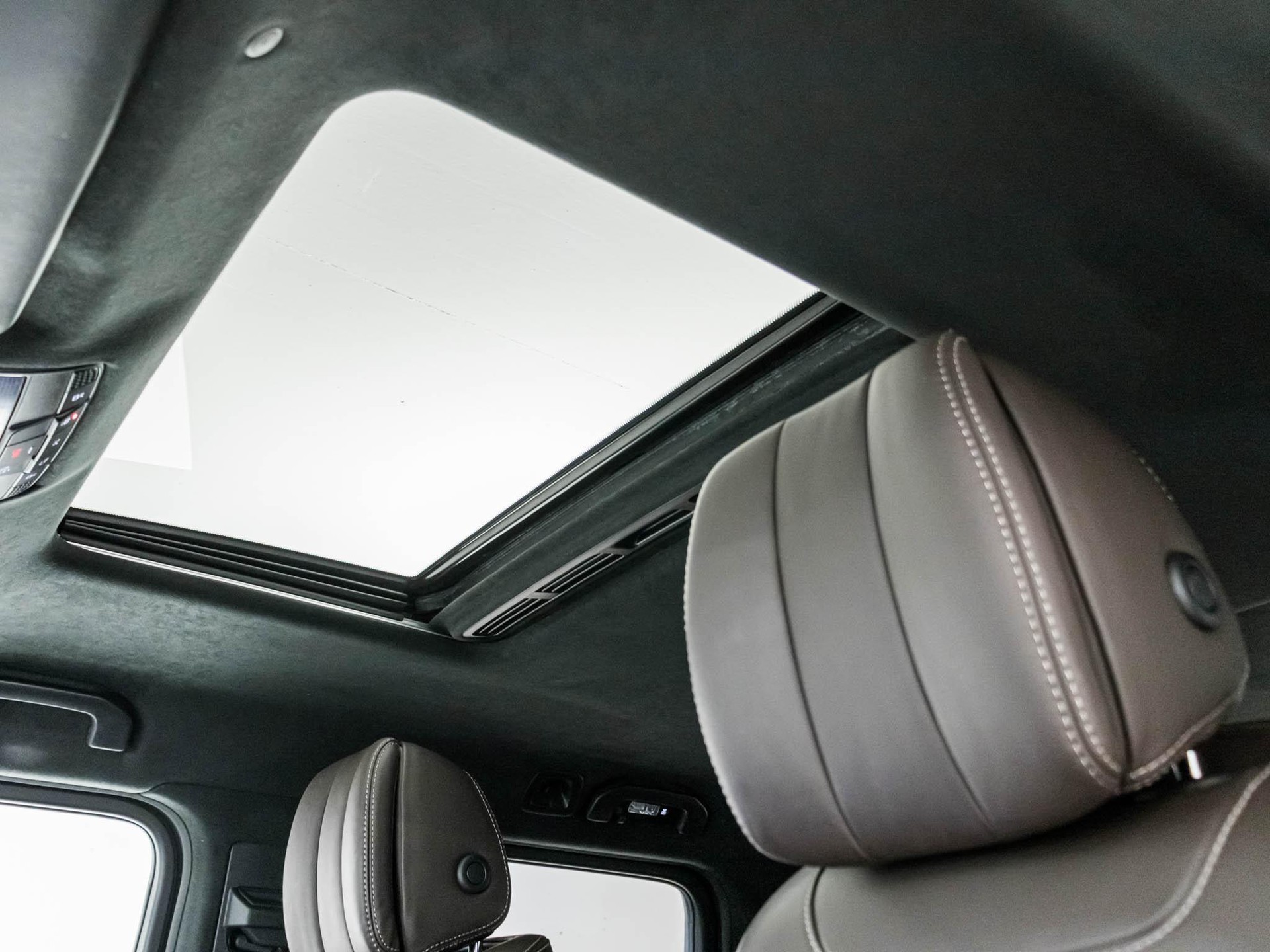 MERCEDES-BENZ G 63 AMG-image-8