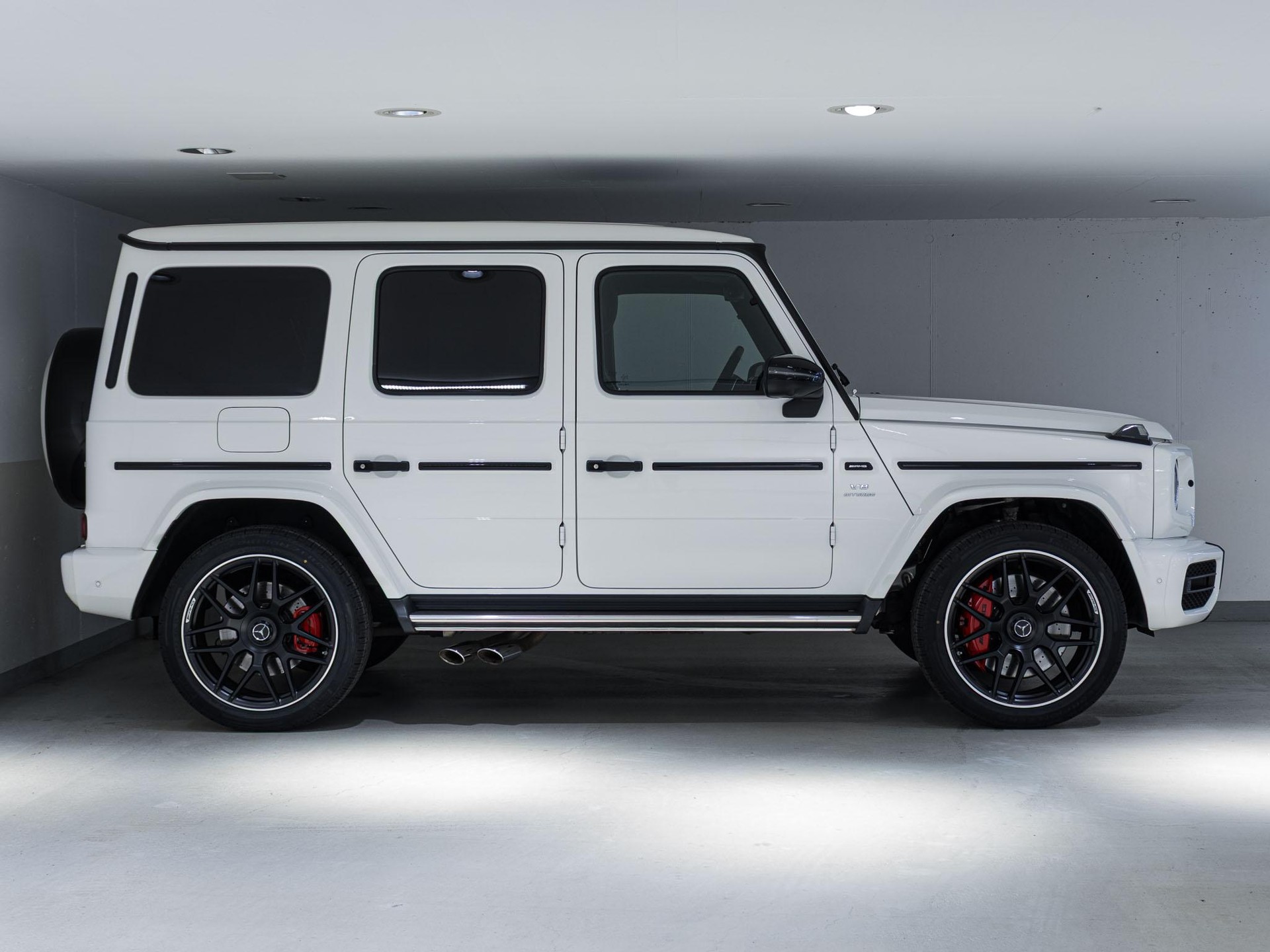 MERCEDES-BENZ G 63 AMG-image-1