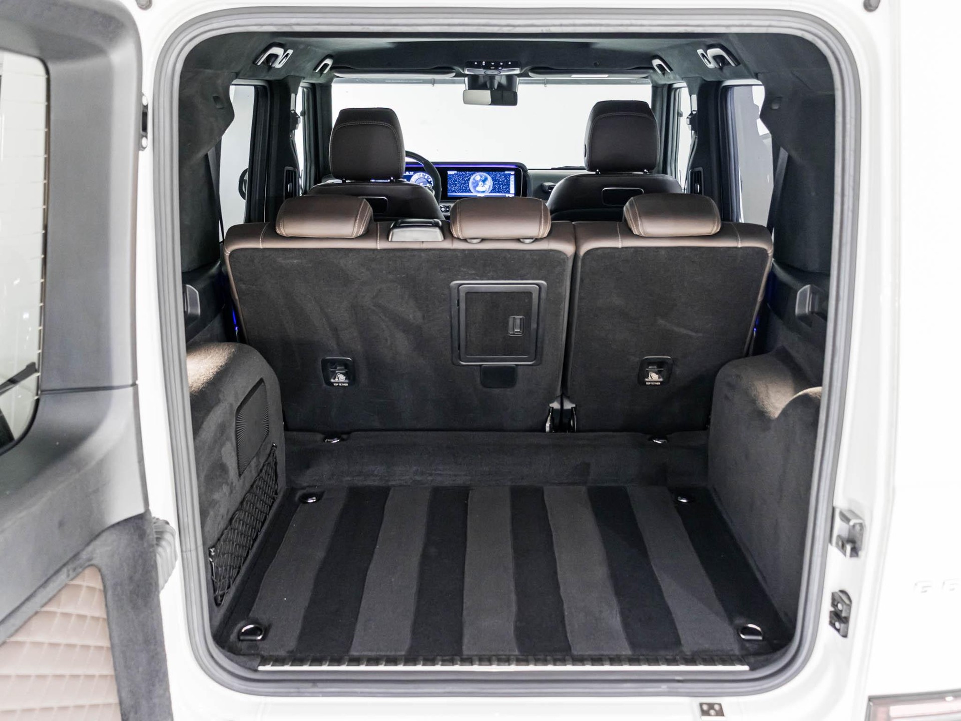 MERCEDES-BENZ G 63 AMG-image-13
