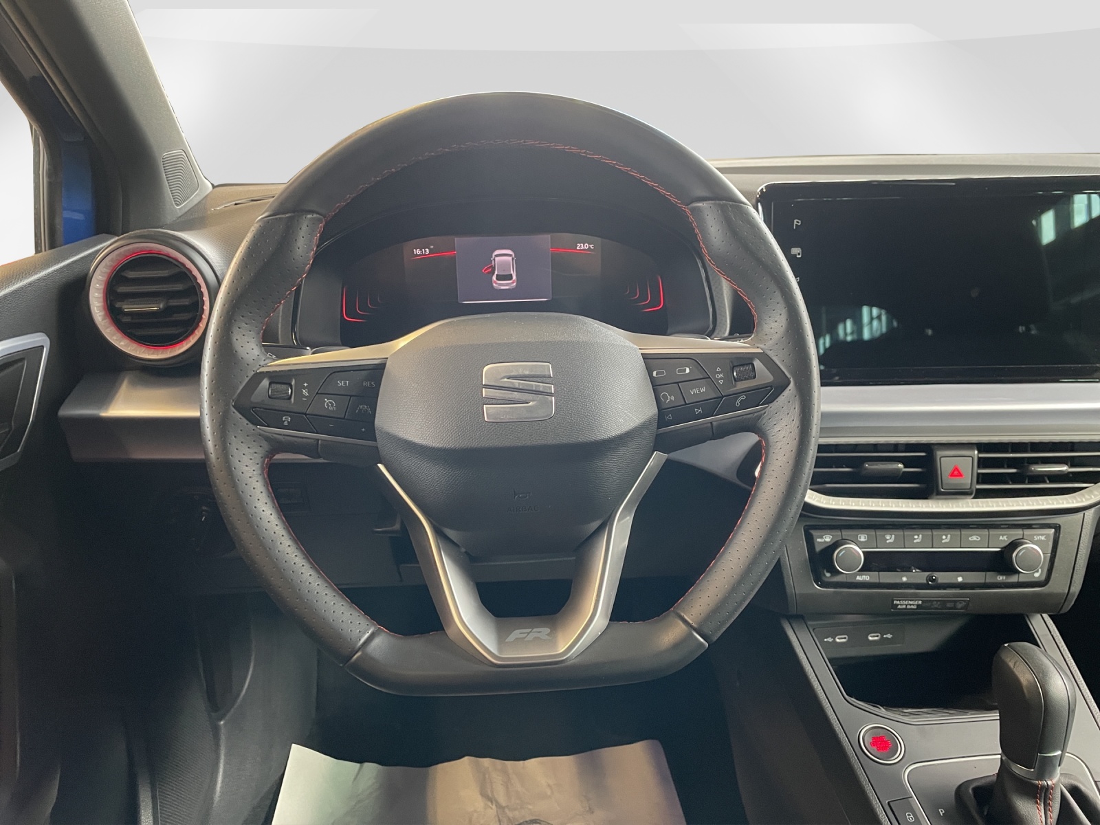SEAT Ibiza 1.0 TSI 115 FR DSG-image-10