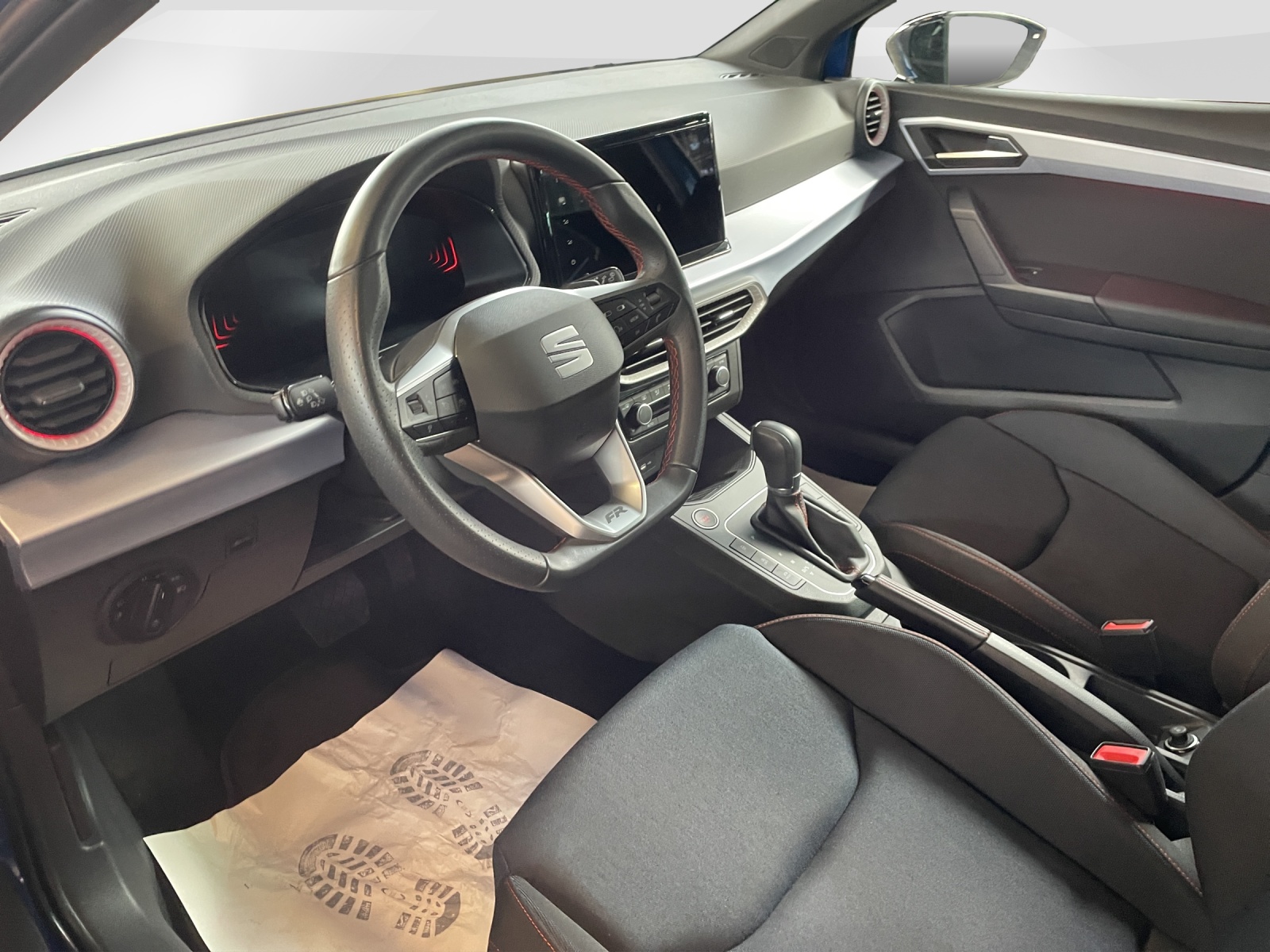 SEAT Ibiza 1.0 TSI 115 FR DSG-image-8