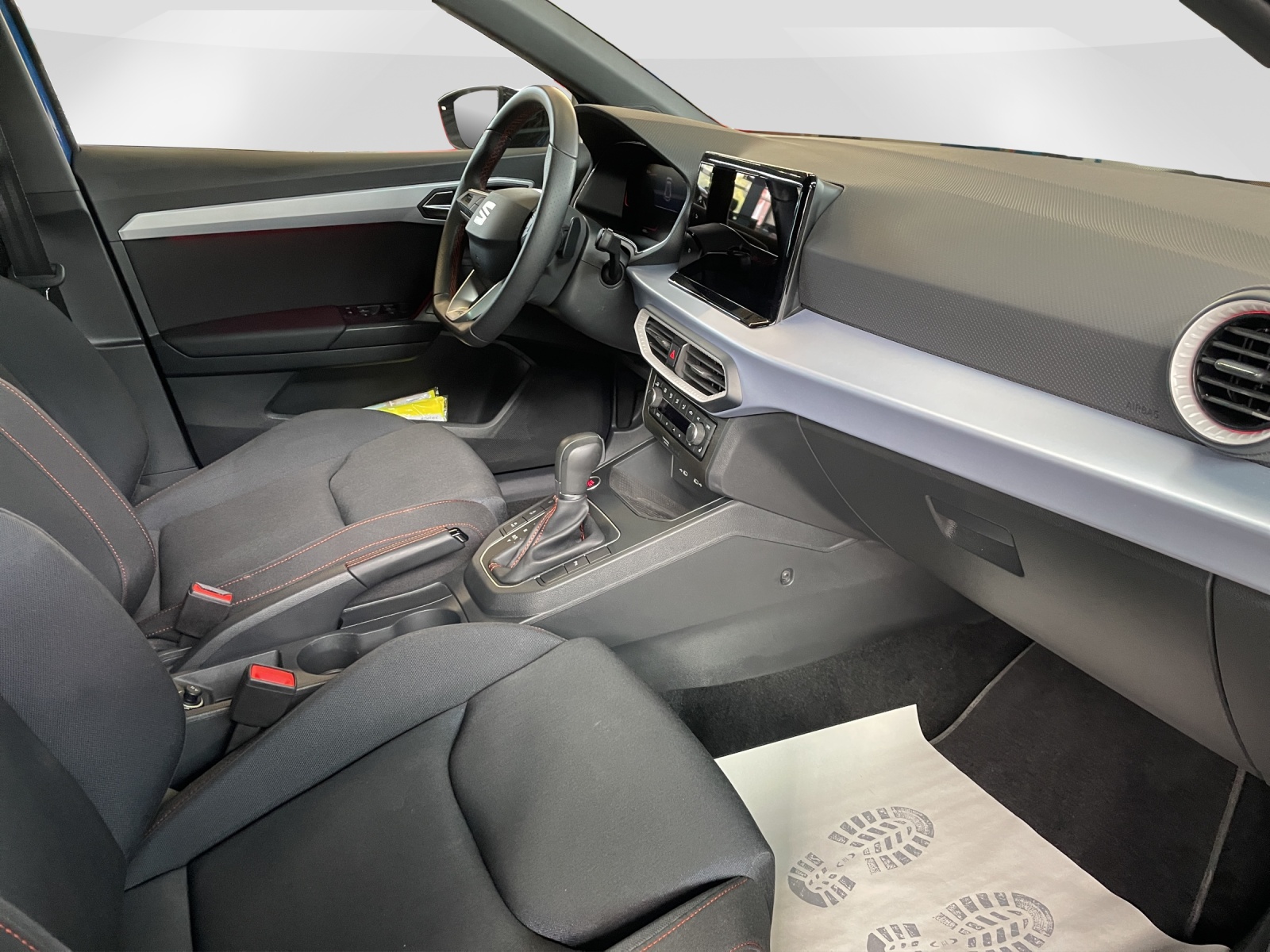 SEAT Ibiza 1.0 TSI 115 FR DSG-image-13